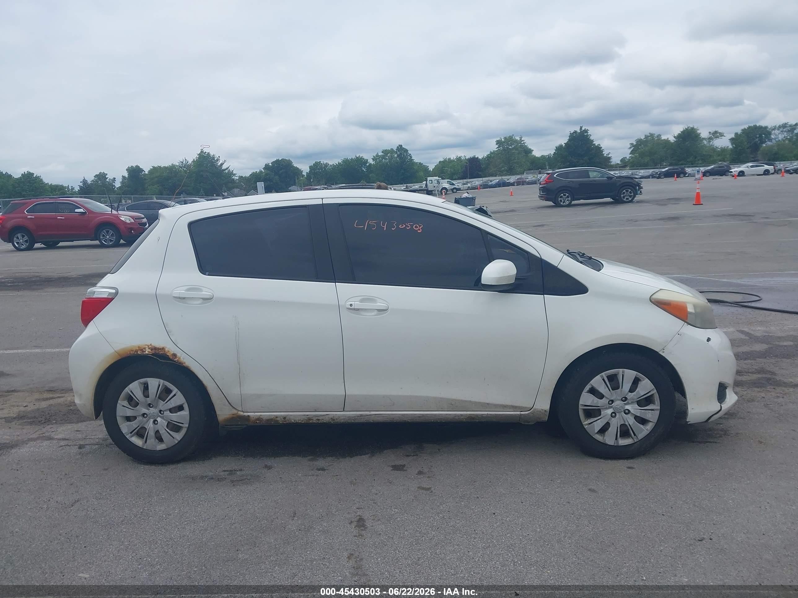 2014 Toyota Yaris L (tmmf Plant) White vin: VNKKTUD32EA006208