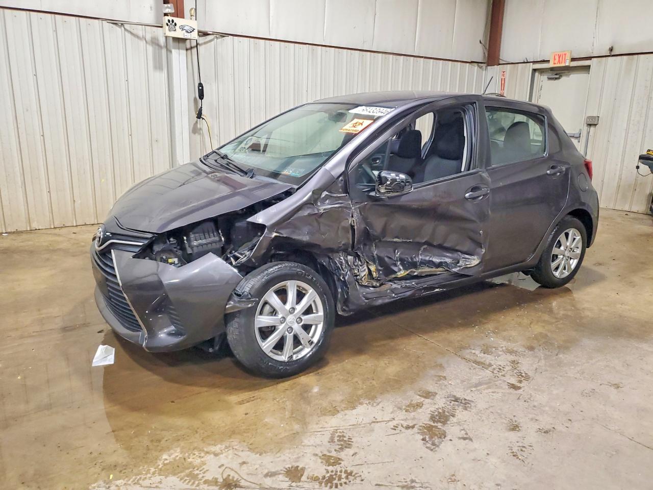 2015 Toyota Yaris 5-door Le Charcoal vin: VNKKTUD32FA018067