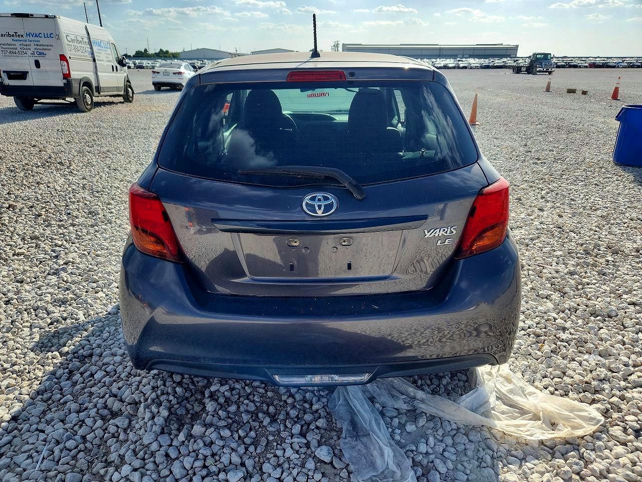 2015 Toyota Yaris 5-door Le Gray vin: VNKKTUD32FA025536