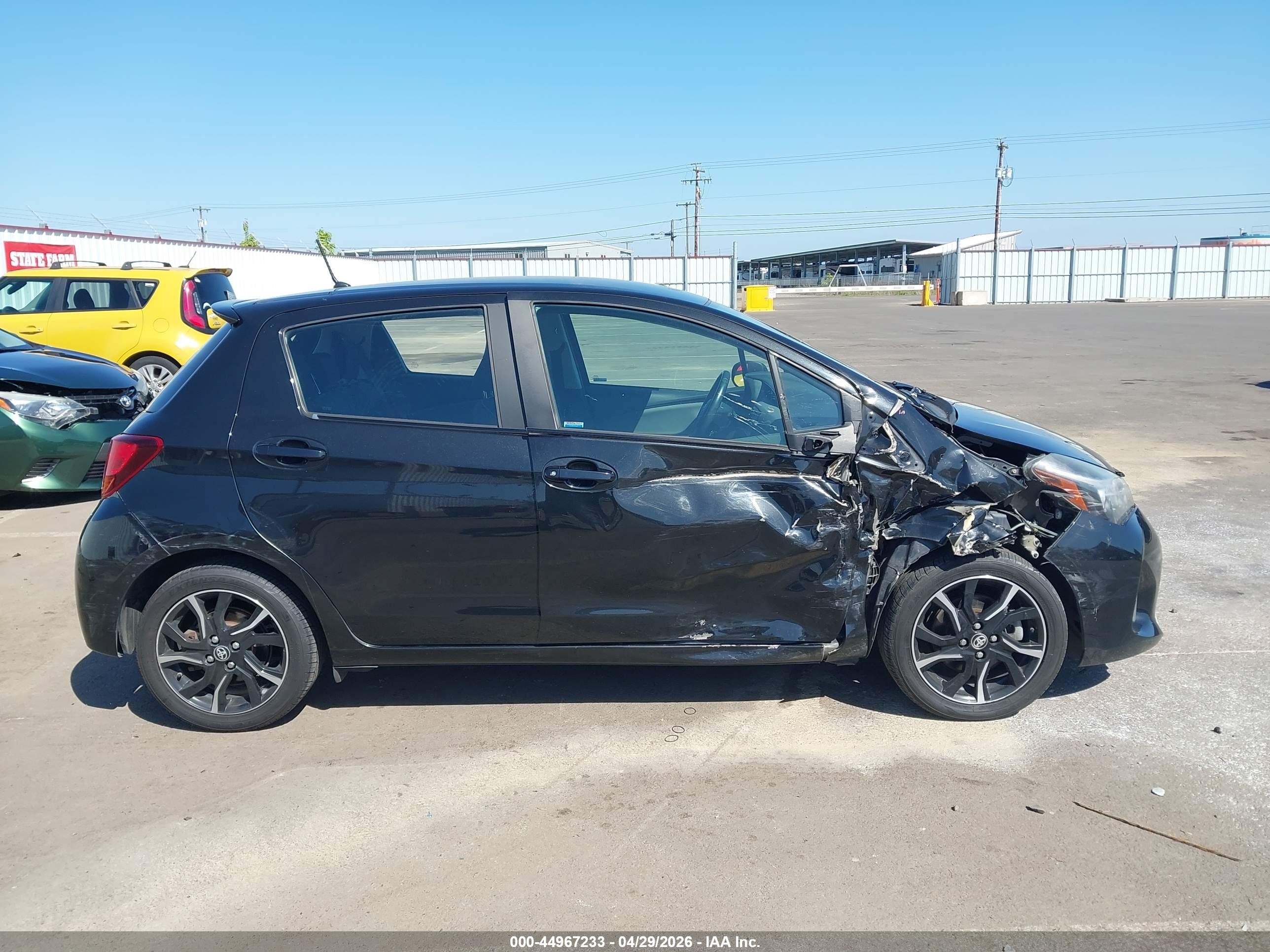 2015 Toyota Yaris Se Black vin: VNKKTUD32FA027271