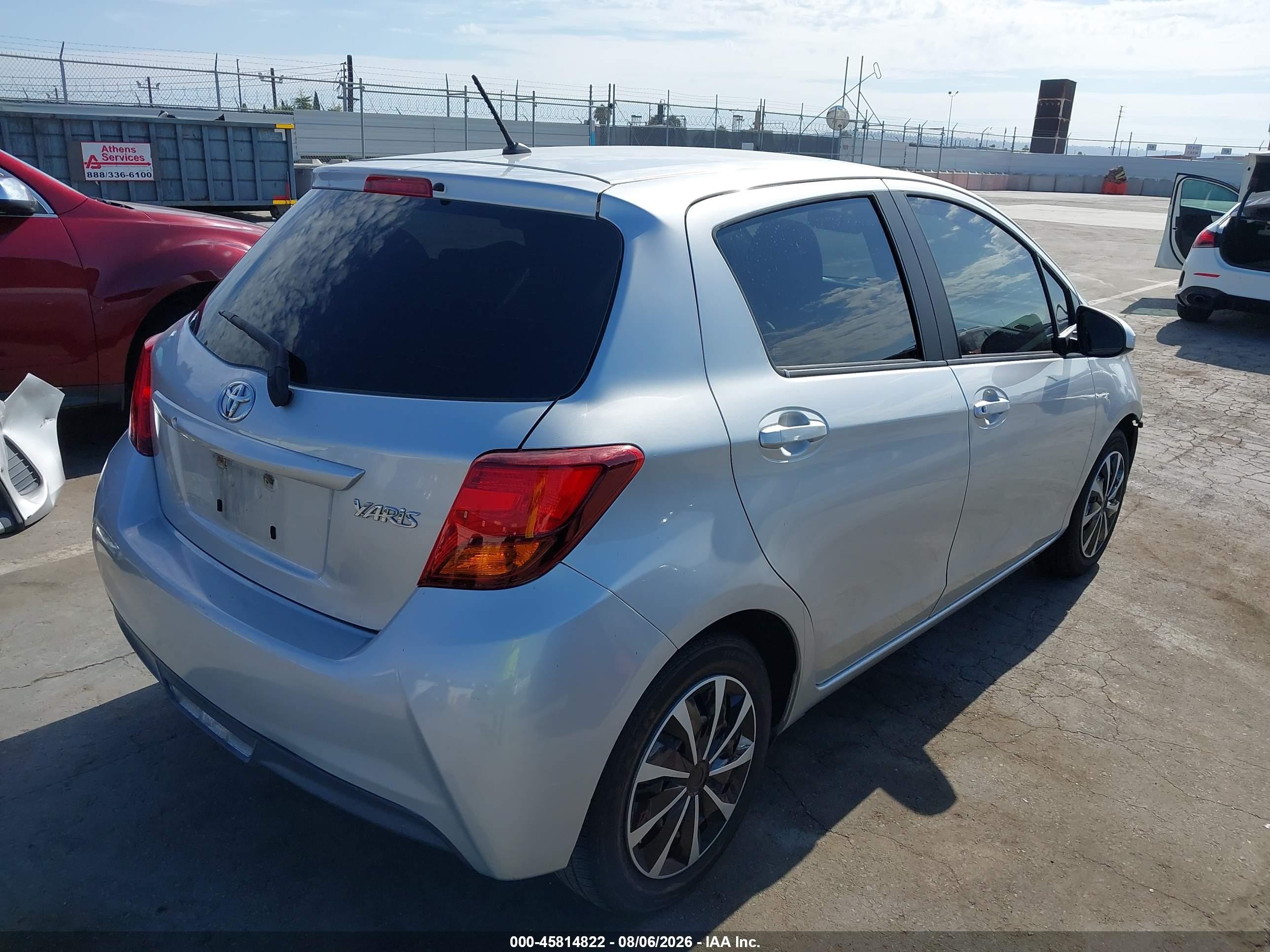 2015 Toyota Yaris L Silver vin: VNKKTUD32FA031725