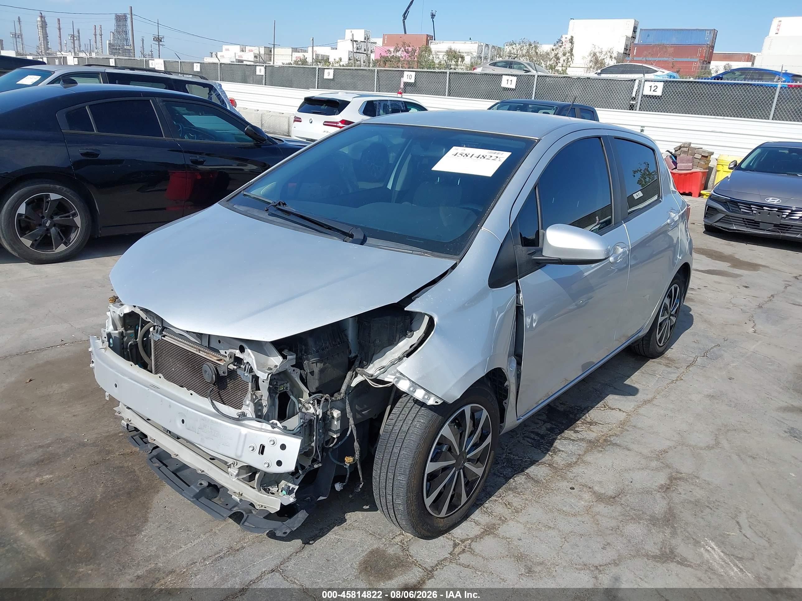 2015 Toyota Yaris L Silver vin: VNKKTUD32FA031725