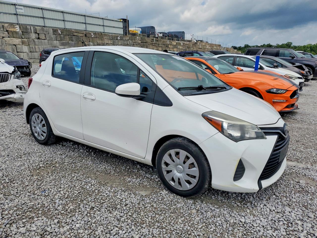 2015 Toyota Yaris 5-door L White vin: VNKKTUD32FA032521