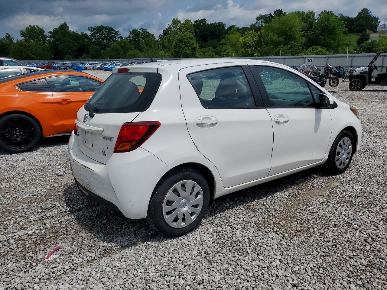 2015 Toyota Yaris 5-door L White vin: VNKKTUD32FA032521