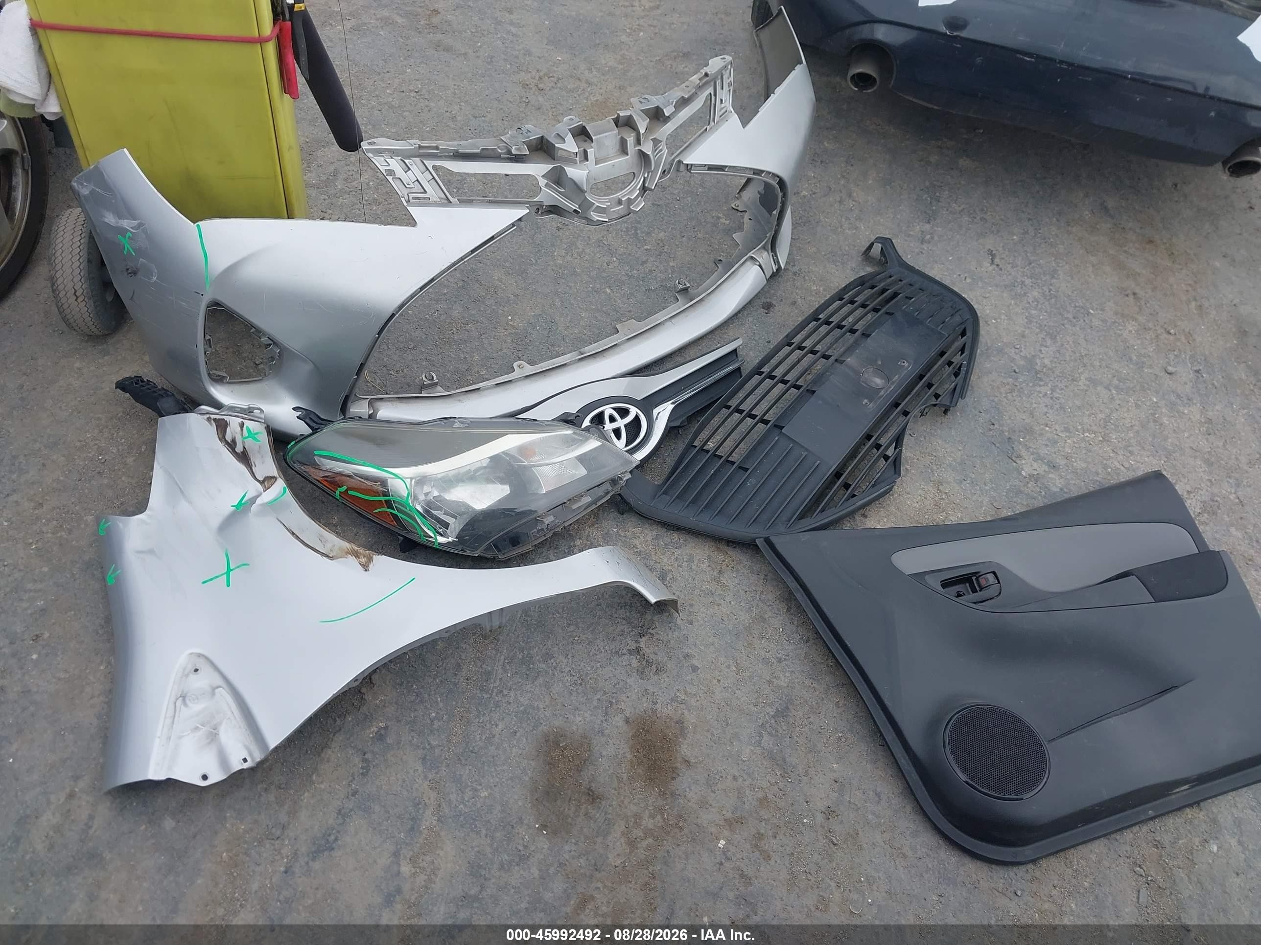 2015 Toyota Yaris L Серый vin: VNKKTUD32FA042465
