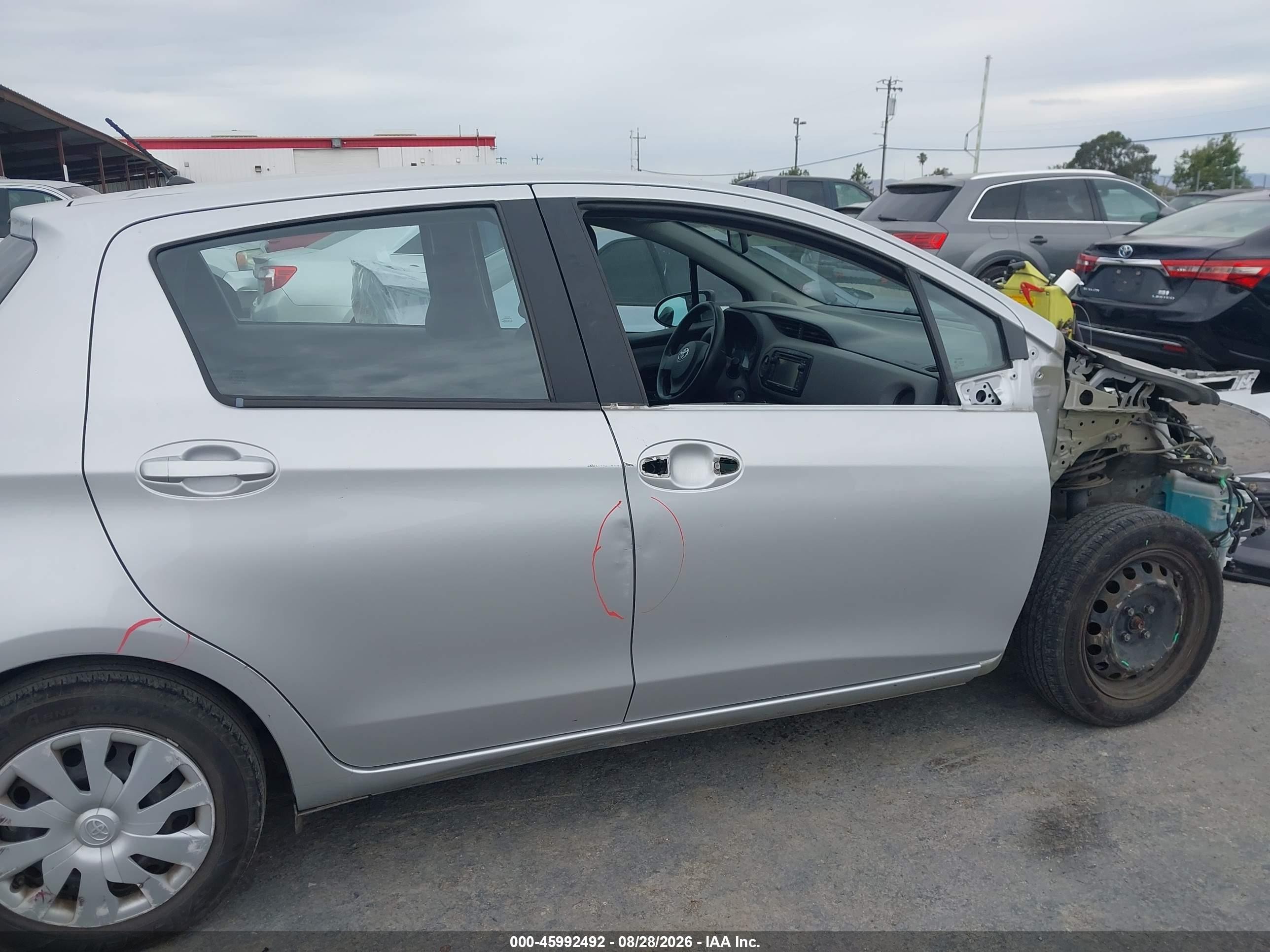 2015 Toyota Yaris L Серый vin: VNKKTUD32FA042465