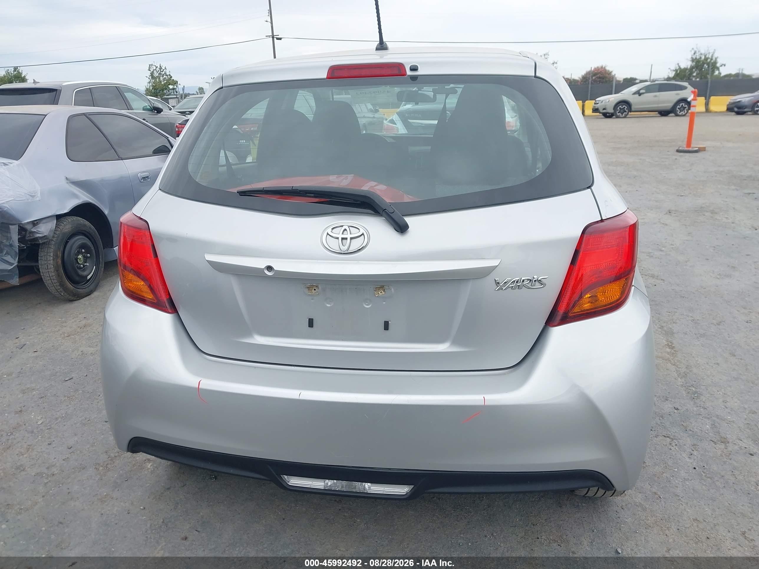 2015 Toyota Yaris L Серый vin: VNKKTUD32FA042465
