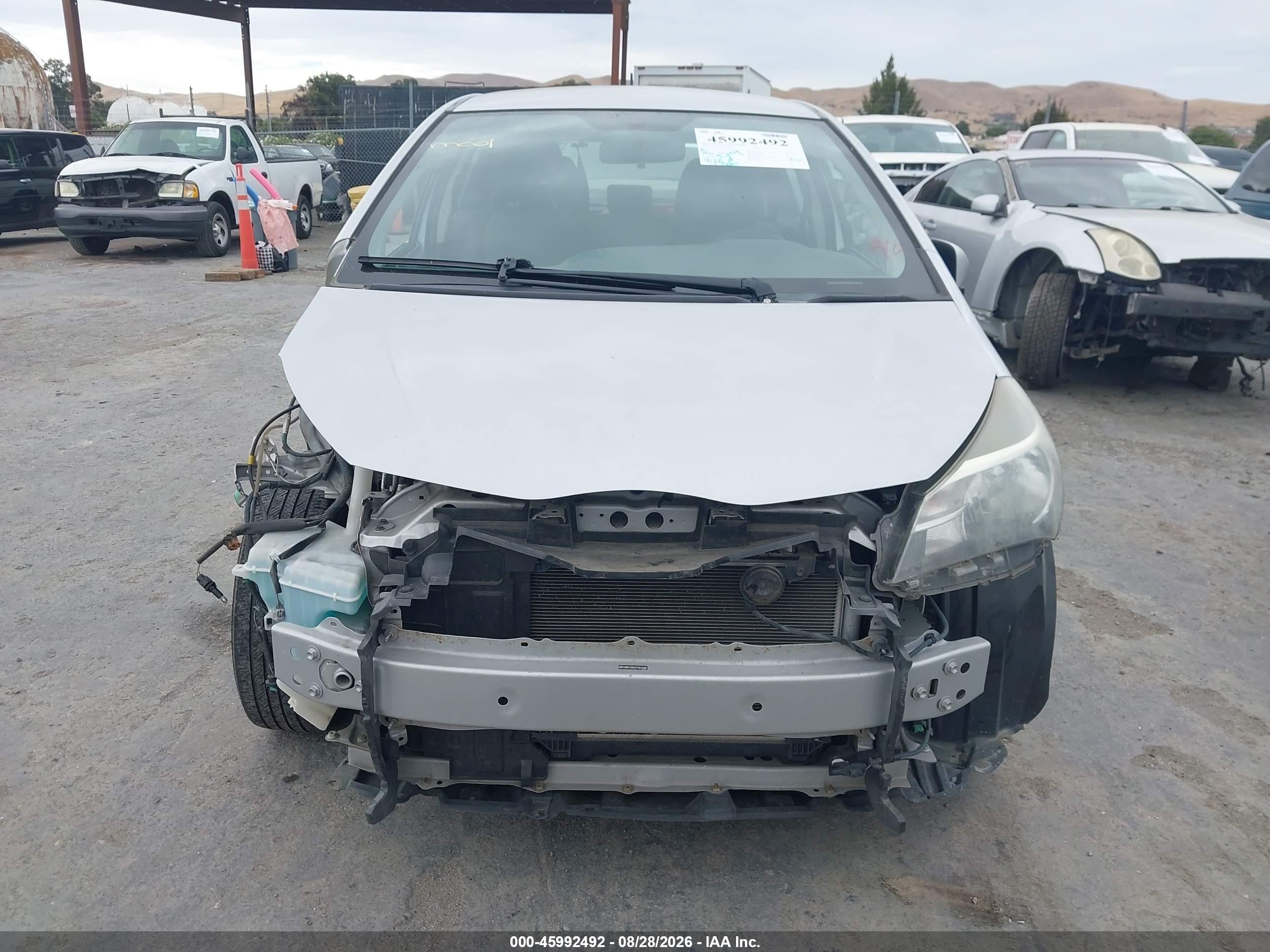 2015 Toyota Yaris L Серый vin: VNKKTUD32FA042465