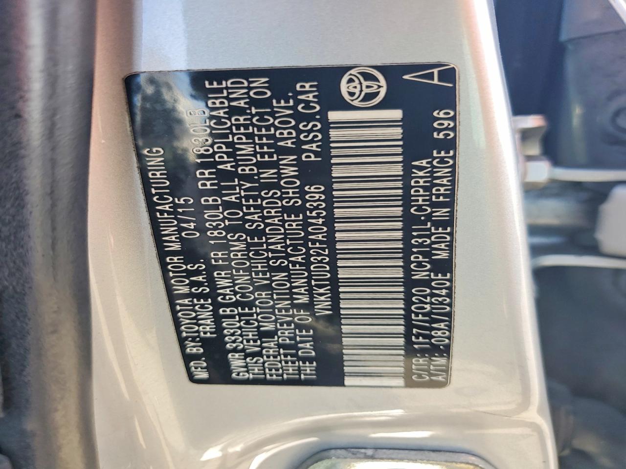 2015 Toyota Yaris 5-door L Silver vin: VNKKTUD32FA045396