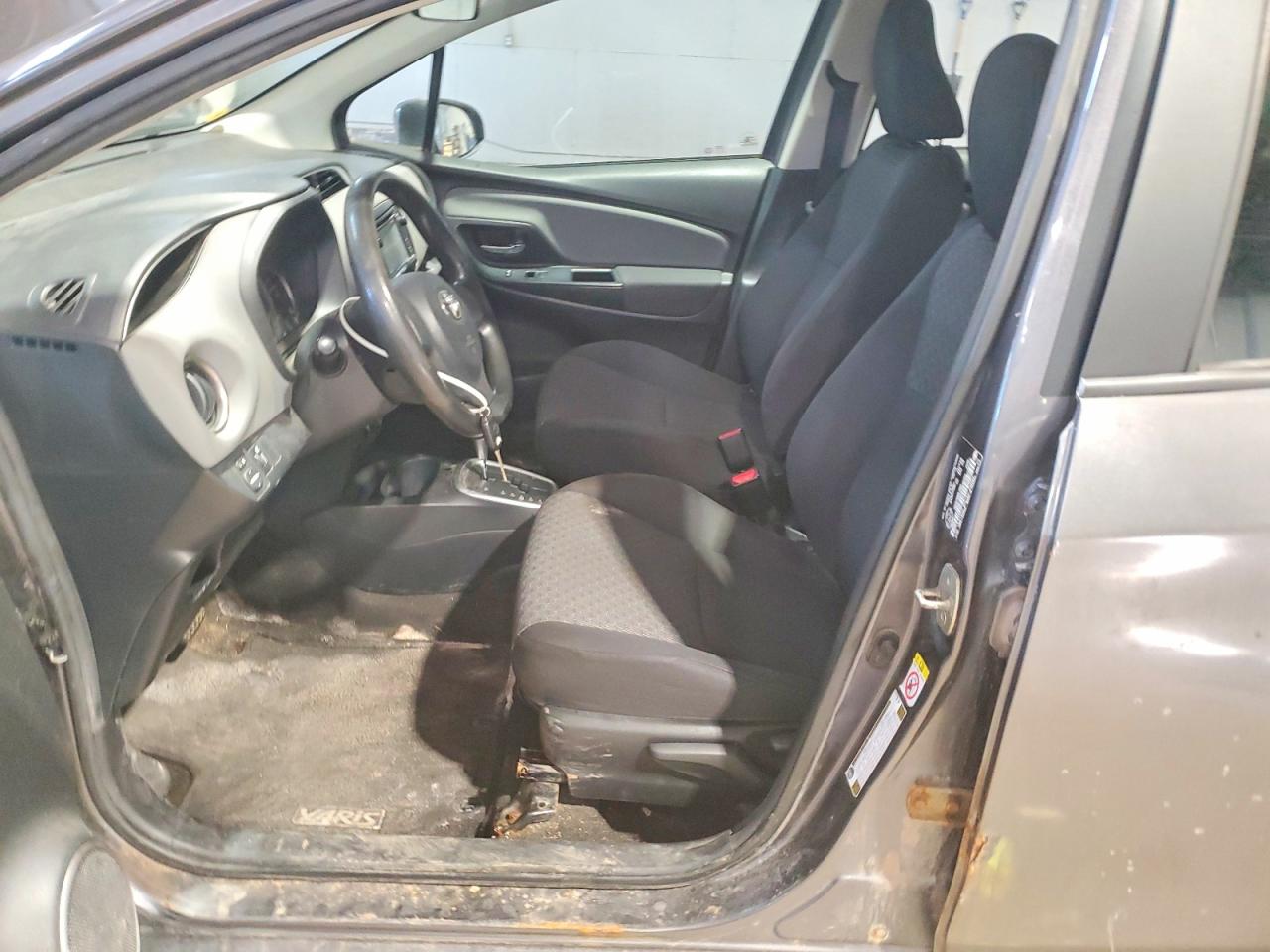 2015 Toyota Yaris 5-door L Gray vin: VNKKTUD32FA049450