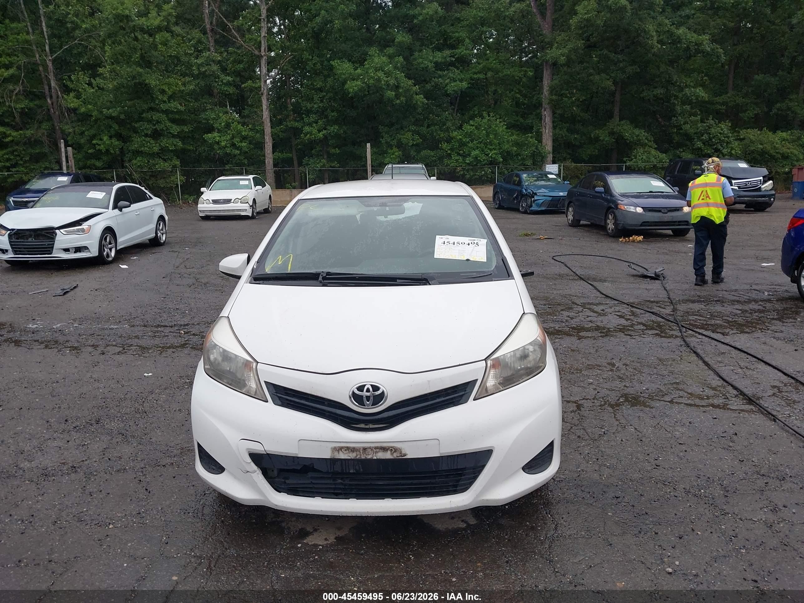 2014 Toyota Yaris L (tmmf Plant) White vin: VNKKTUD33EA009036