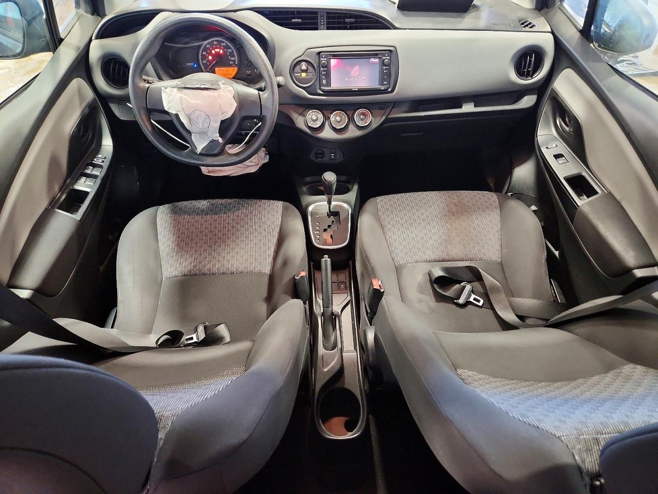 2015 Toyota Yaris 5-door L Gray vin: VNKKTUD33FA018434