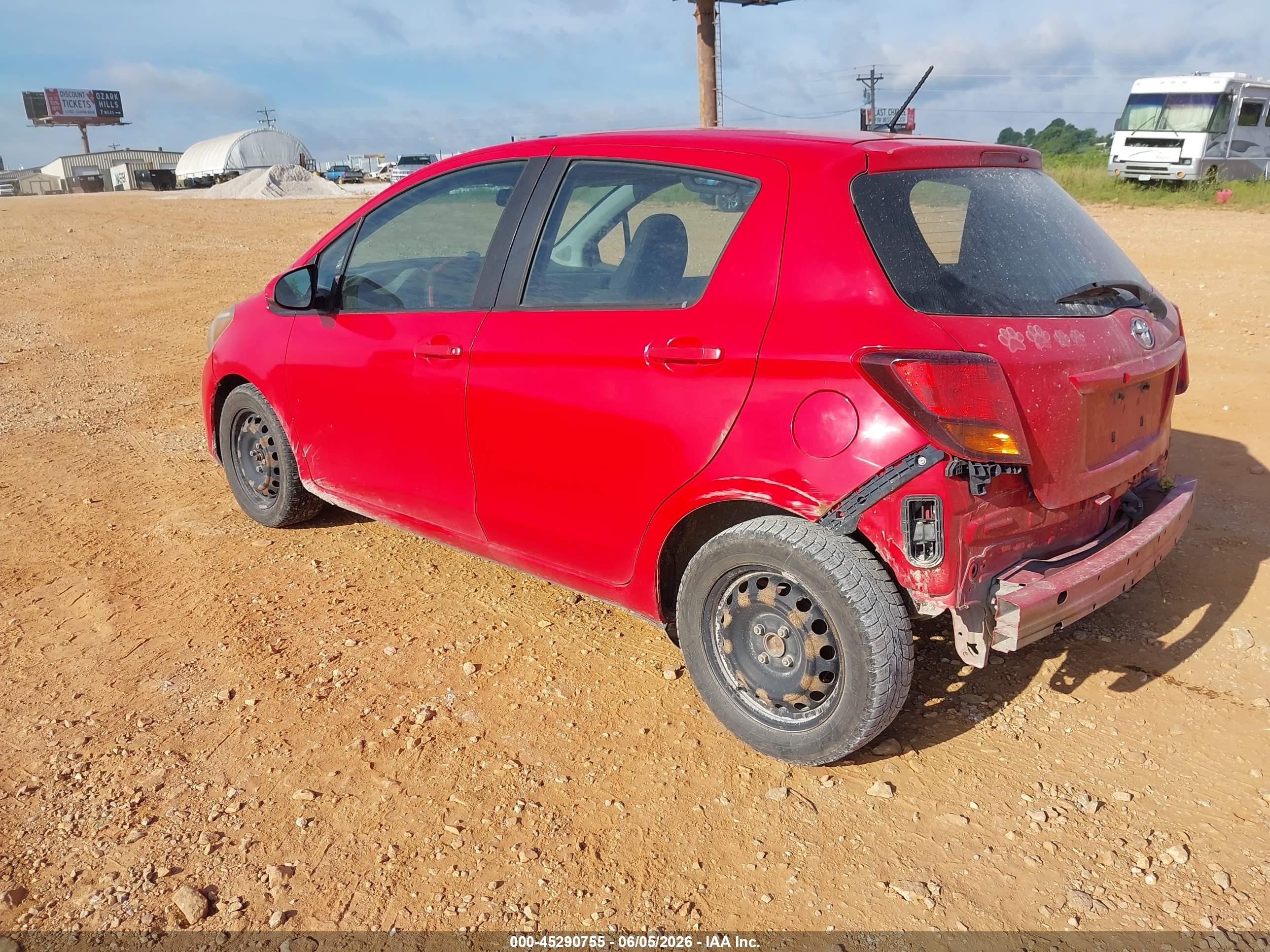 2015 Toyota Yaris L Red vin: VNKKTUD33FA030809