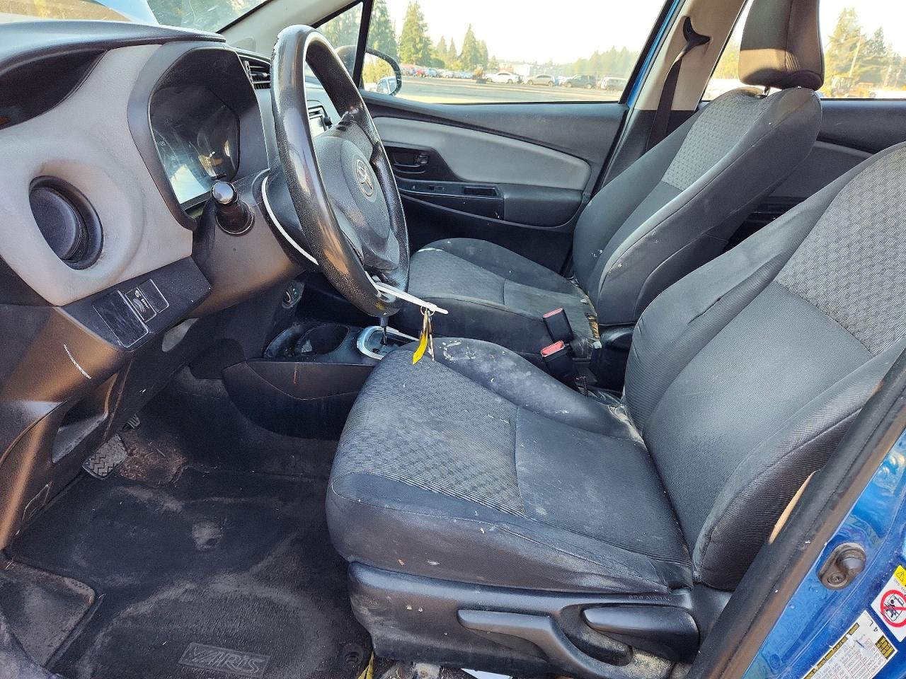 2015 Toyota Yaris 5-door L Blue vin: VNKKTUD33FA032902