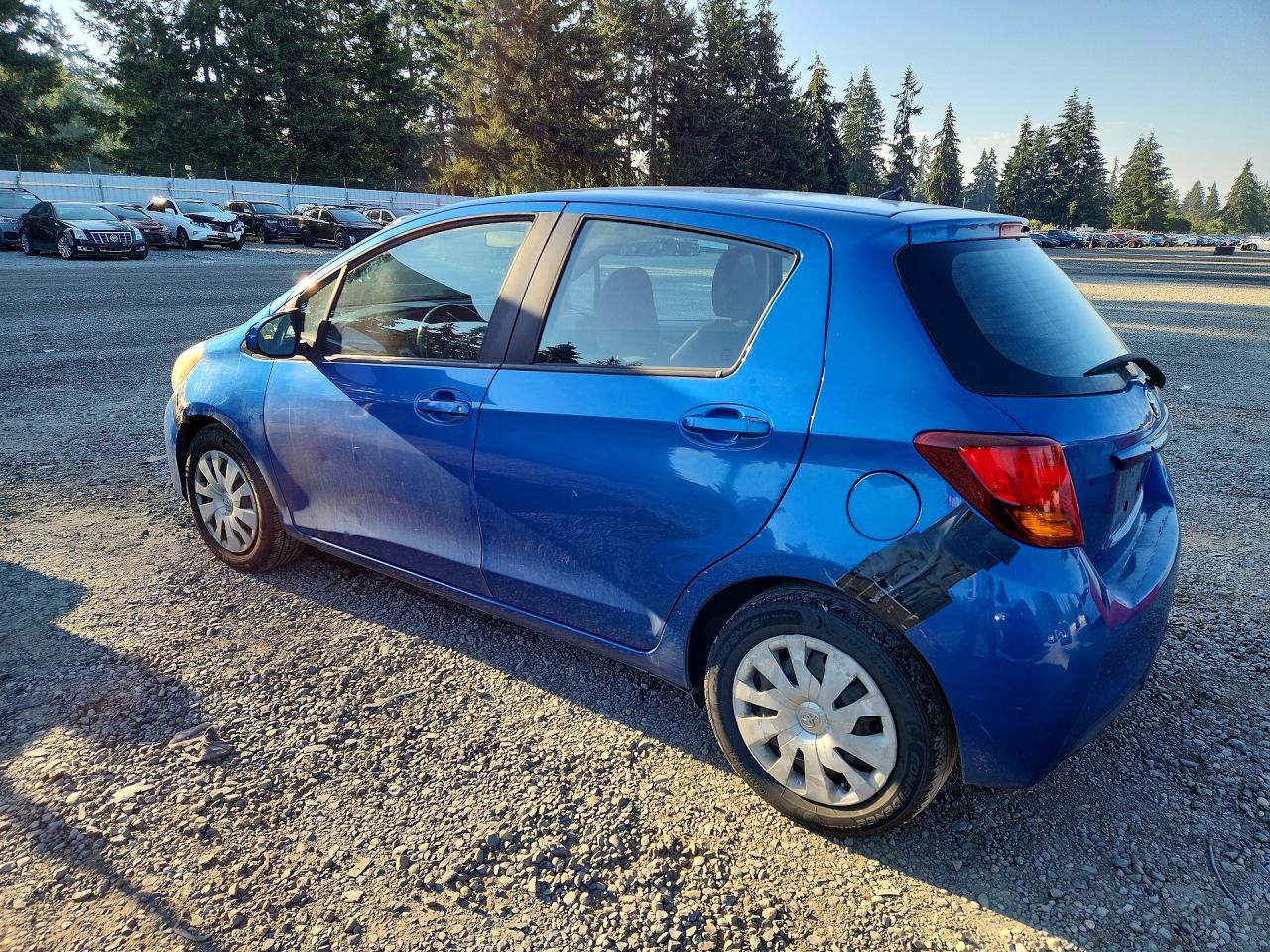 2015 Toyota Yaris 5-door L Blue vin: VNKKTUD33FA032902