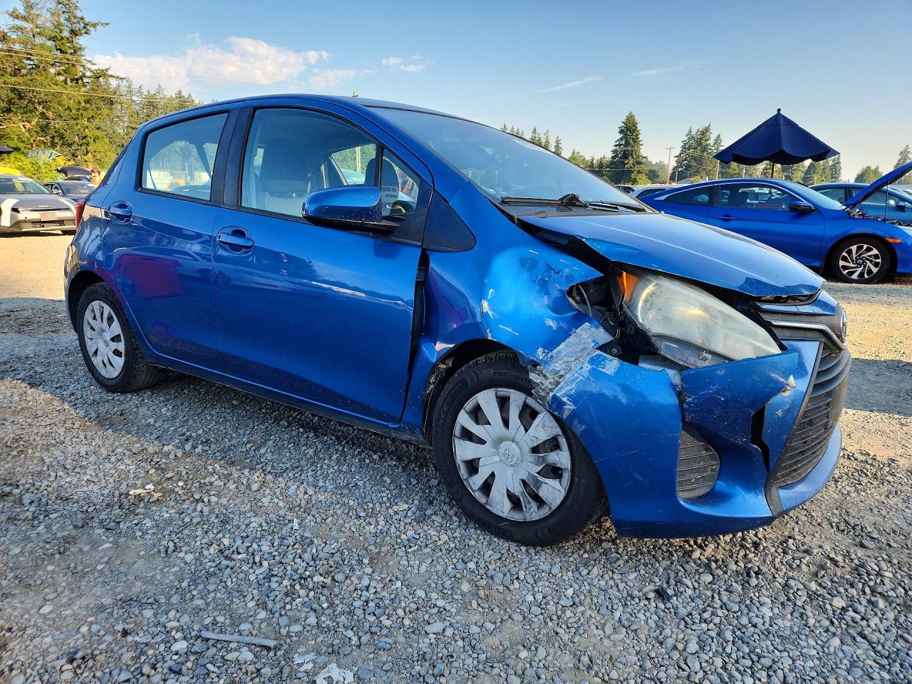 2015 Toyota Yaris 5-door L Blue vin: VNKKTUD33FA032902