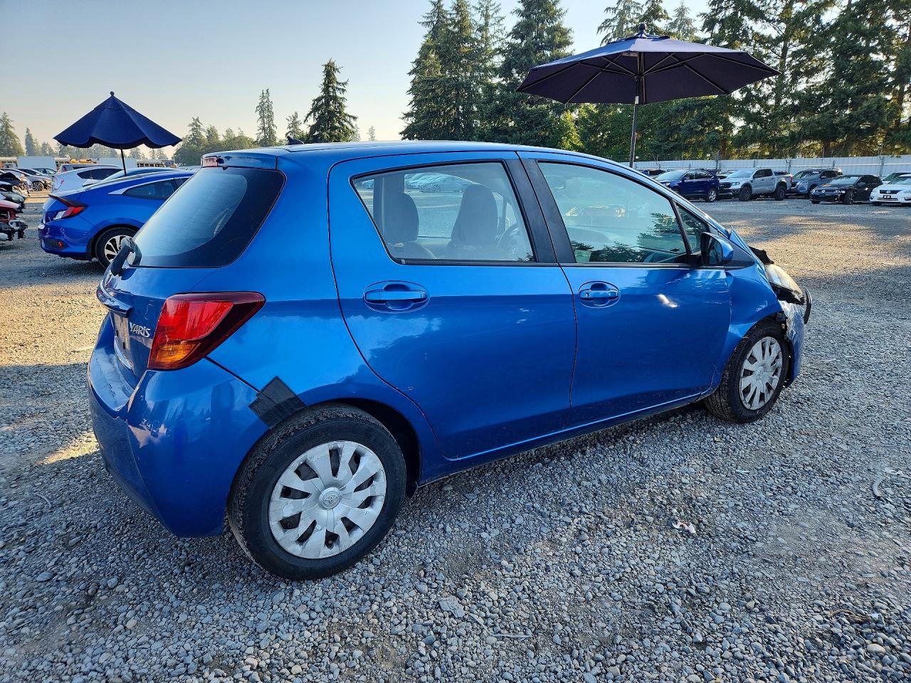 2015 Toyota Yaris 5-door L Blue vin: VNKKTUD33FA032902
