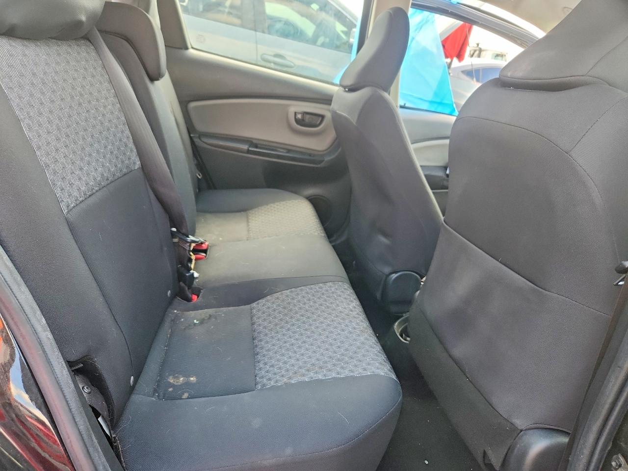 2015 Toyota Yaris 5-door L Black vin: VNKKTUD33FA043592