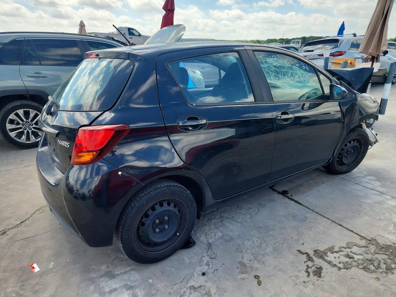 2015 Toyota Yaris 5-door L Black vin: VNKKTUD33FA043592