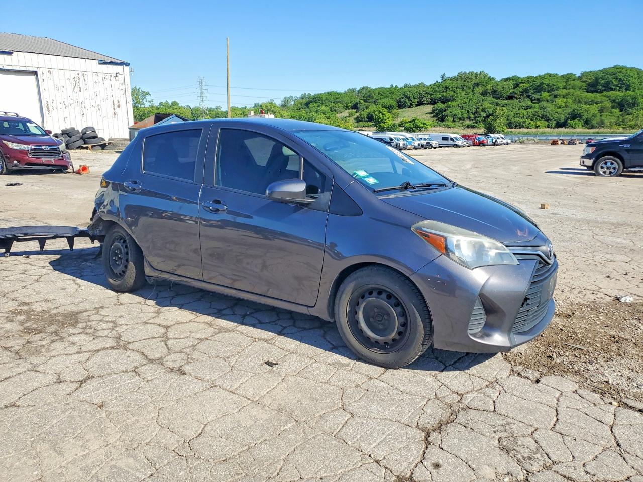 2015 Toyota Yaris 5-door L Gray vin: VNKKTUD33FA046539