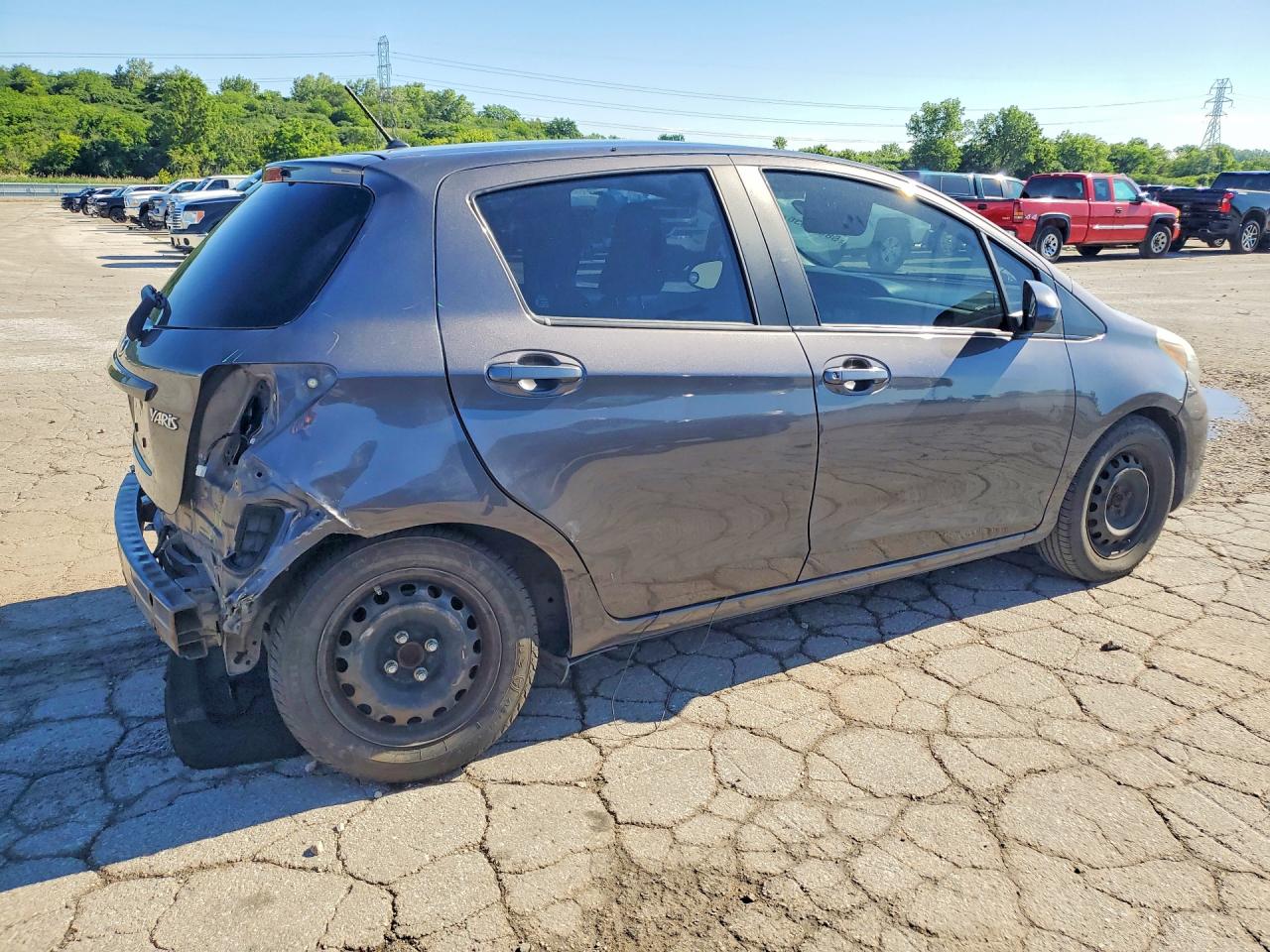 2015 Toyota Yaris 5-door L Gray vin: VNKKTUD33FA046539
