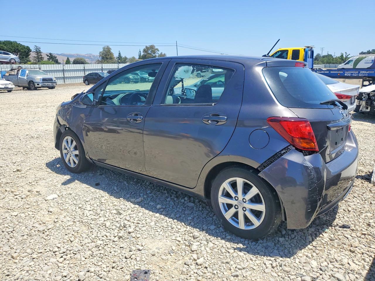 2015 Toyota Yaris 5-door Le Gray vin: VNKKTUD34FA015803