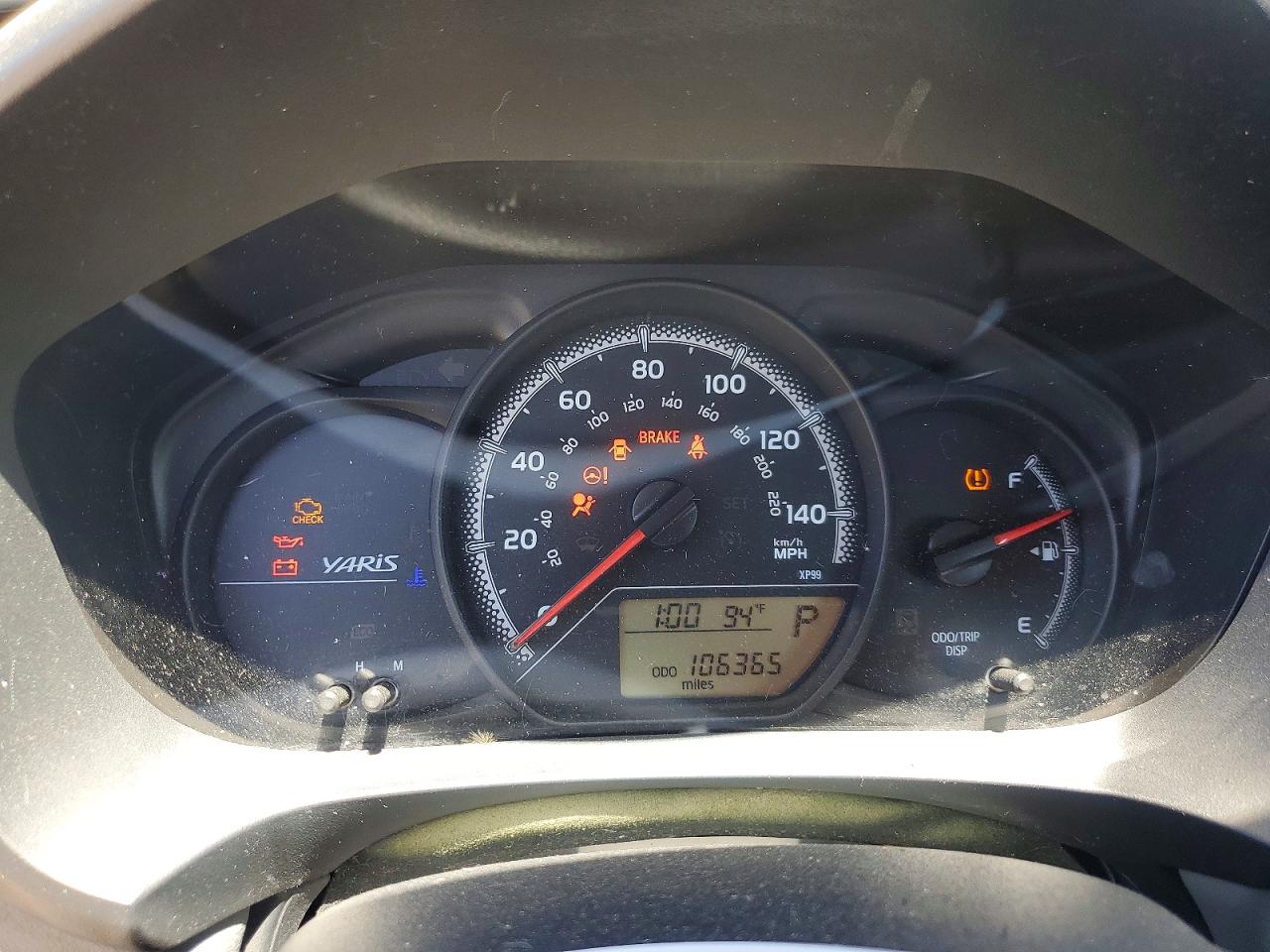 2015 Toyota Yaris 5-door Le Gray vin: VNKKTUD34FA015803