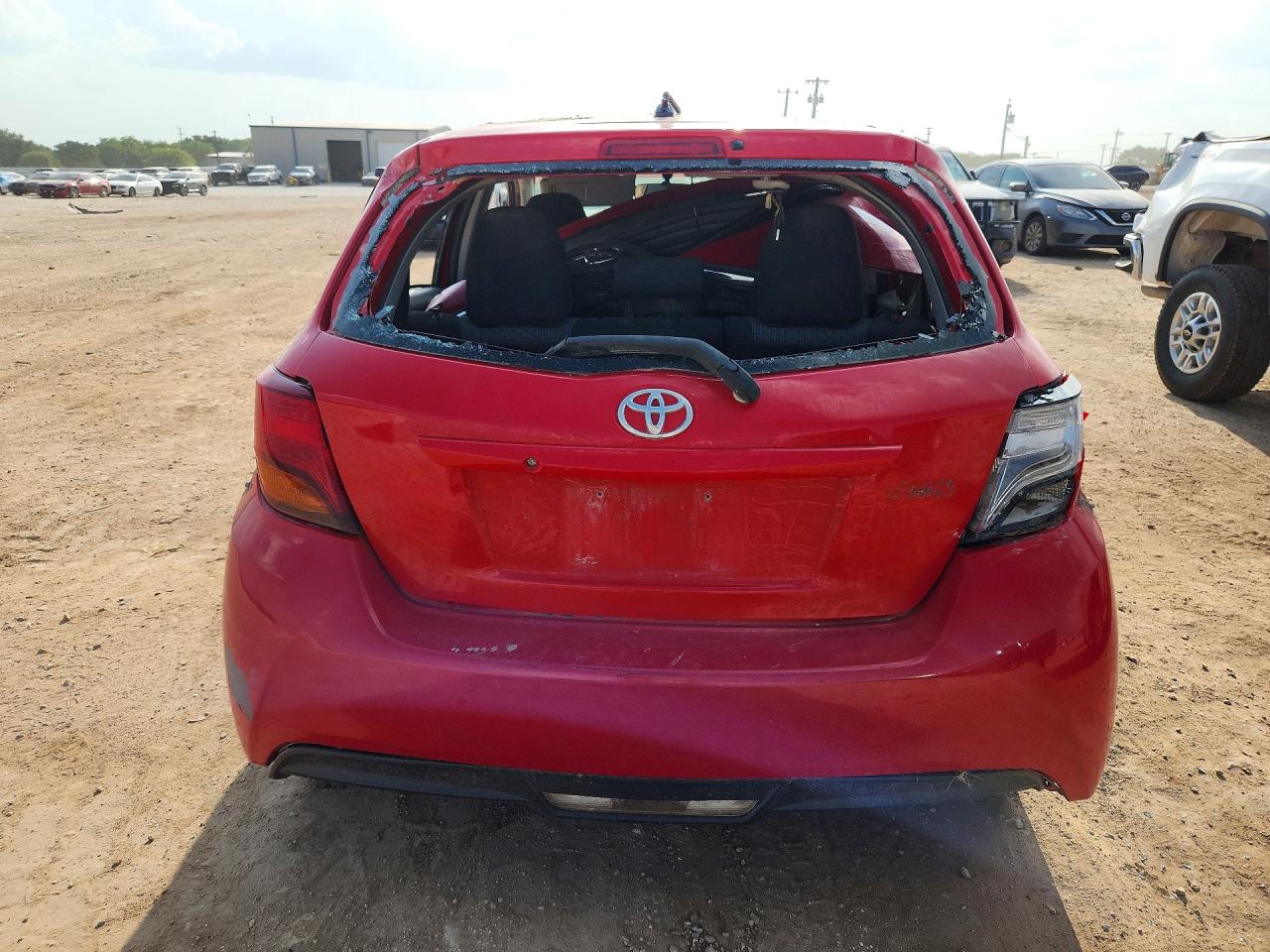 2015 Toyota Yaris 5-door L Red vin: VNKKTUD34FA024243