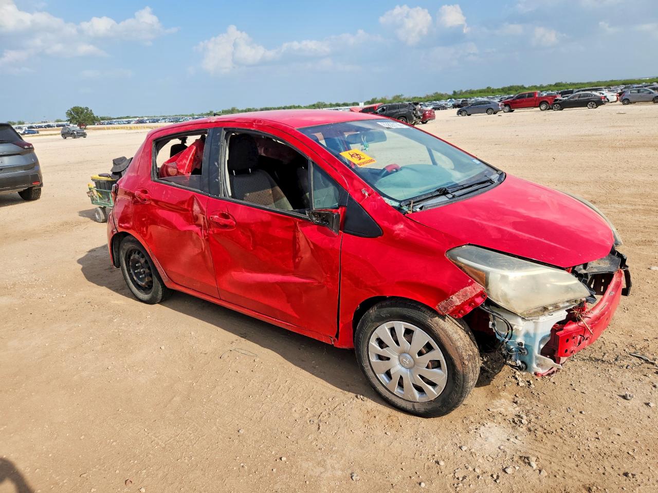 2015 Toyota Yaris 5-door L Red vin: VNKKTUD34FA024243