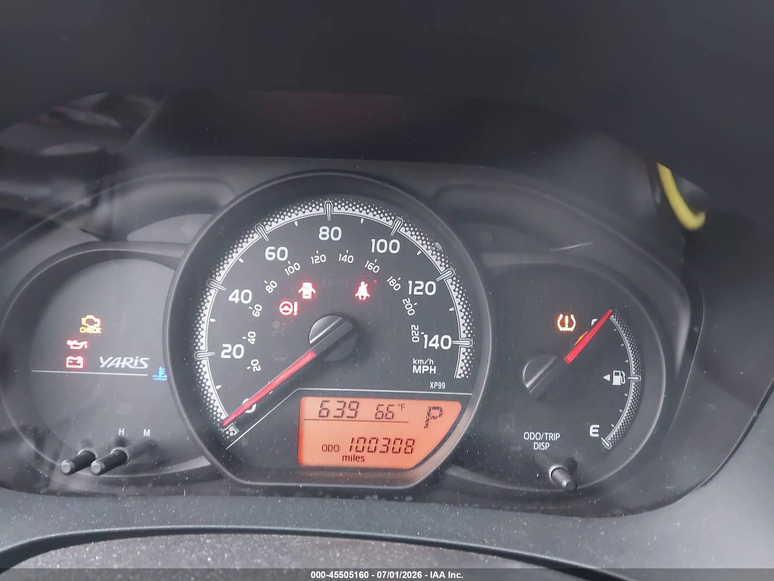 2015 Toyota Yaris L Silver vin: VNKKTUD34FA036764