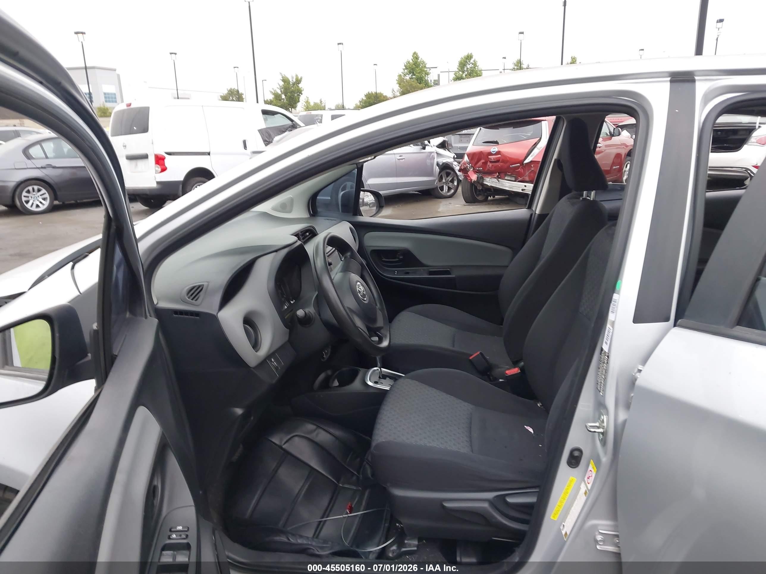 2015 Toyota Yaris L Silver vin: VNKKTUD34FA036764