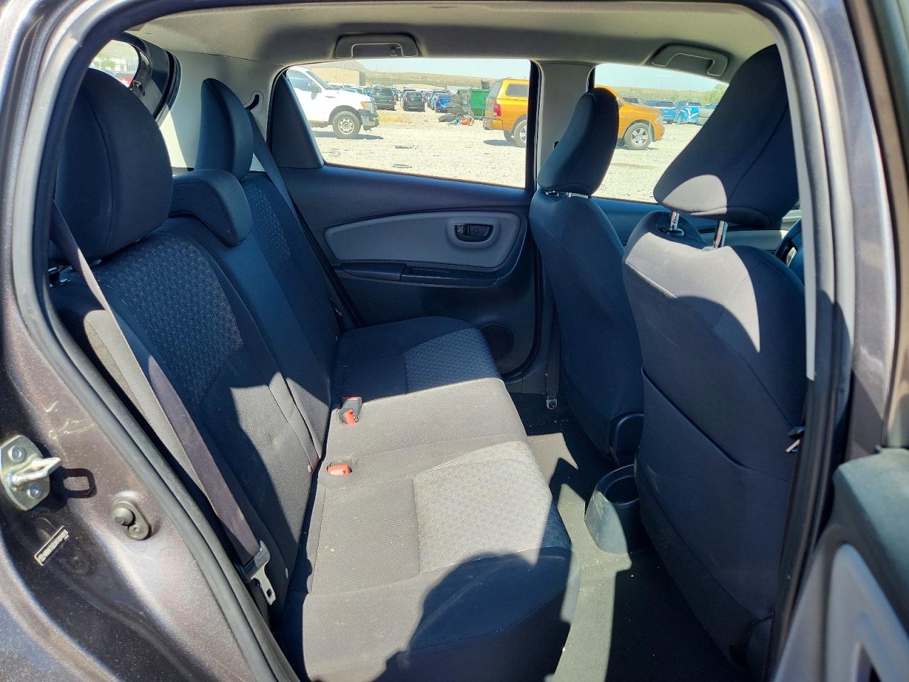 2015 Toyota Yaris 5-door L Gray vin: VNKKTUD34FA044816