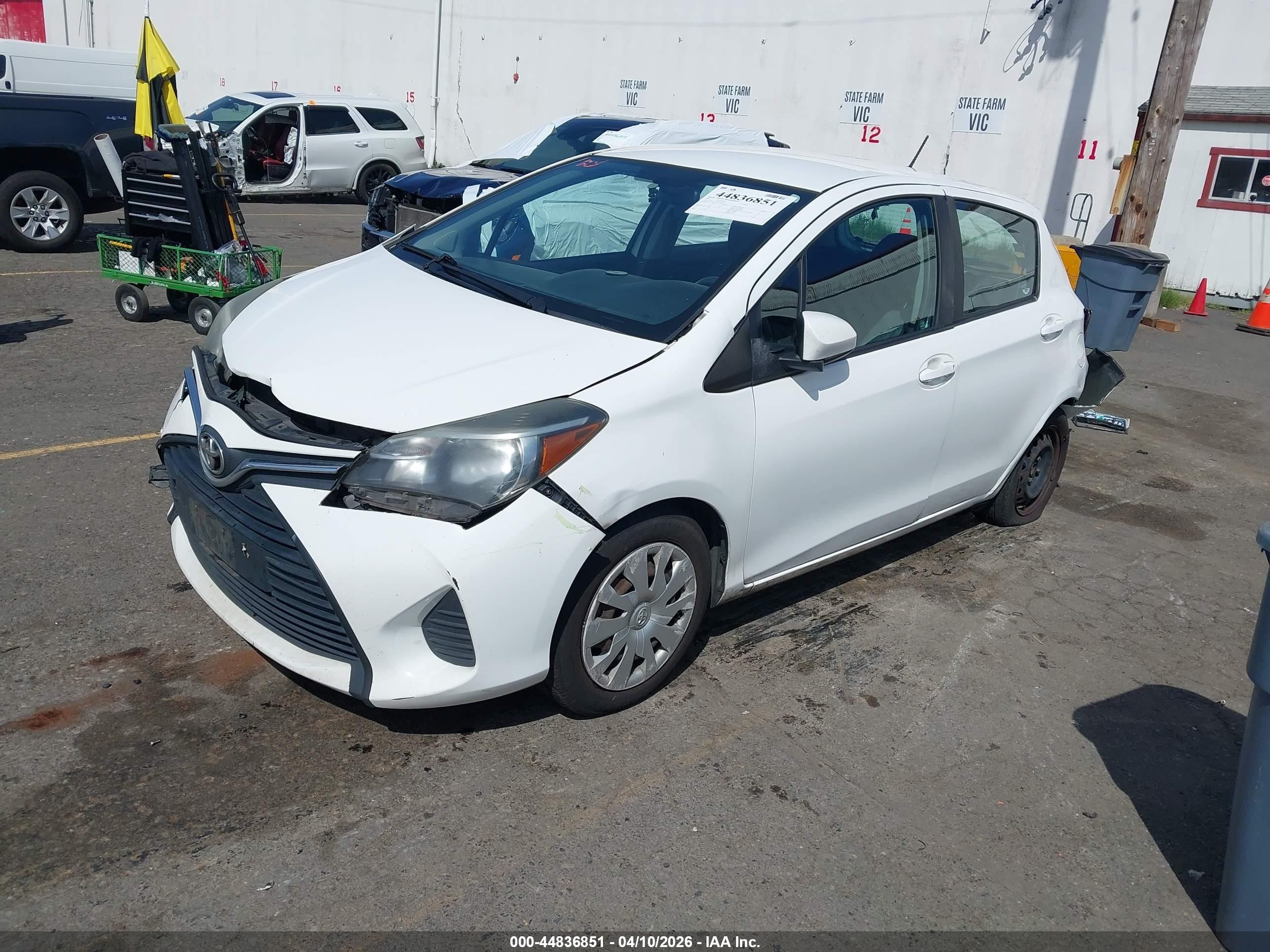 2015 Toyota Yaris L White vin: VNKKTUD34FA046128