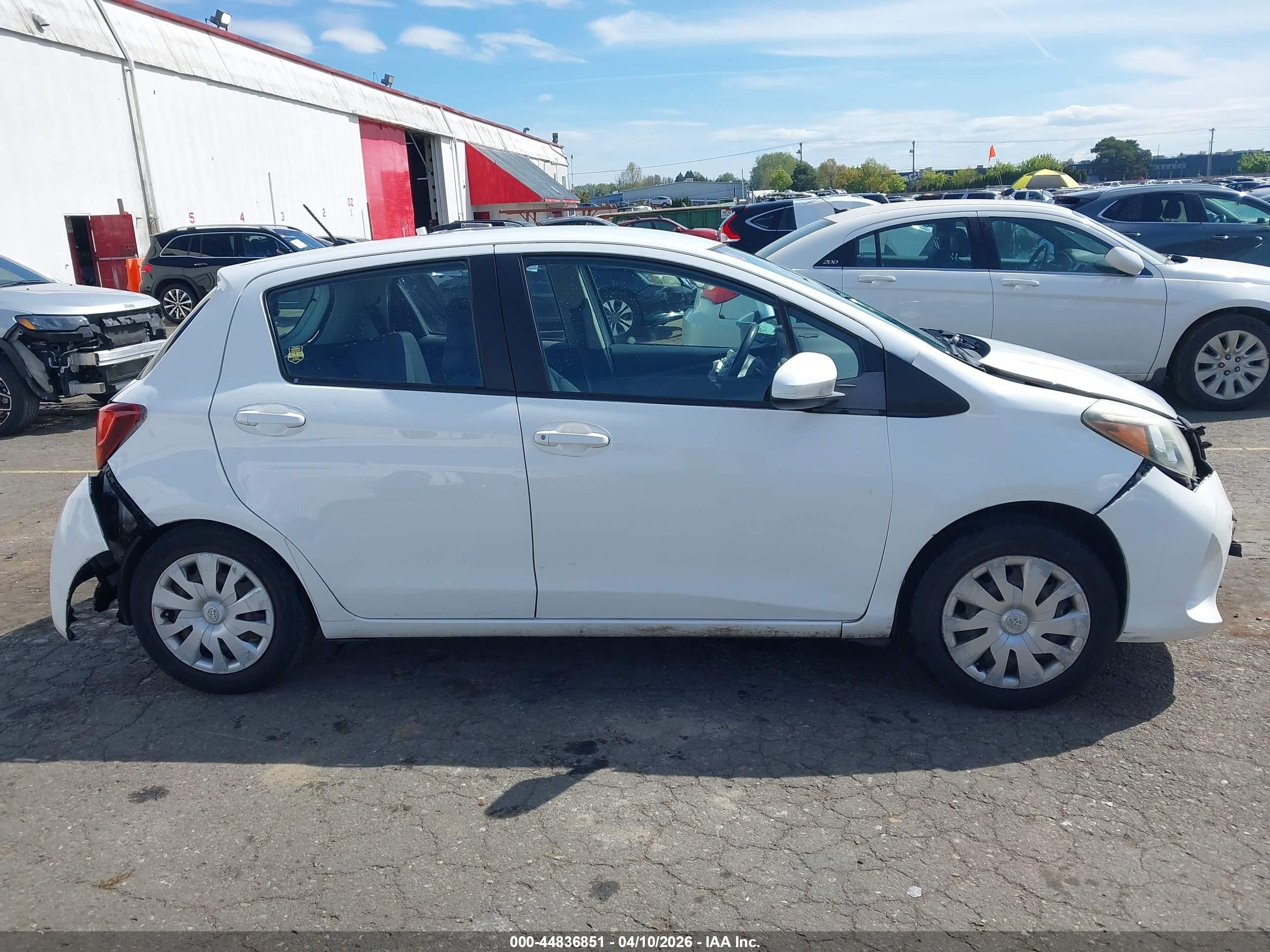 2015 Toyota Yaris L White vin: VNKKTUD34FA046128
