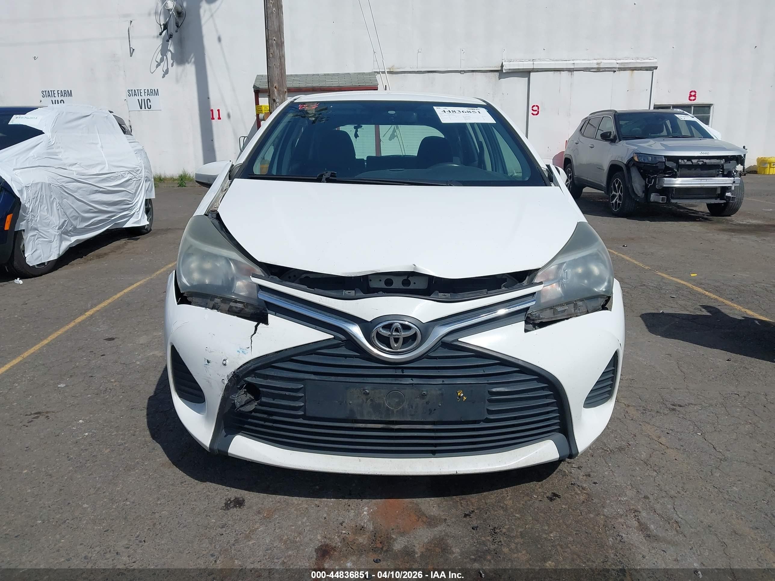 2015 Toyota Yaris L White vin: VNKKTUD34FA046128