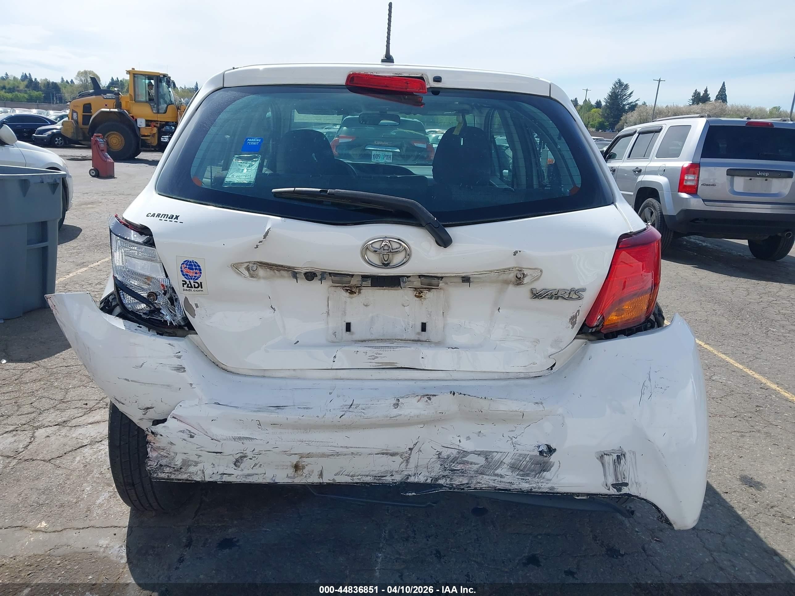 2015 Toyota Yaris L White vin: VNKKTUD34FA046128