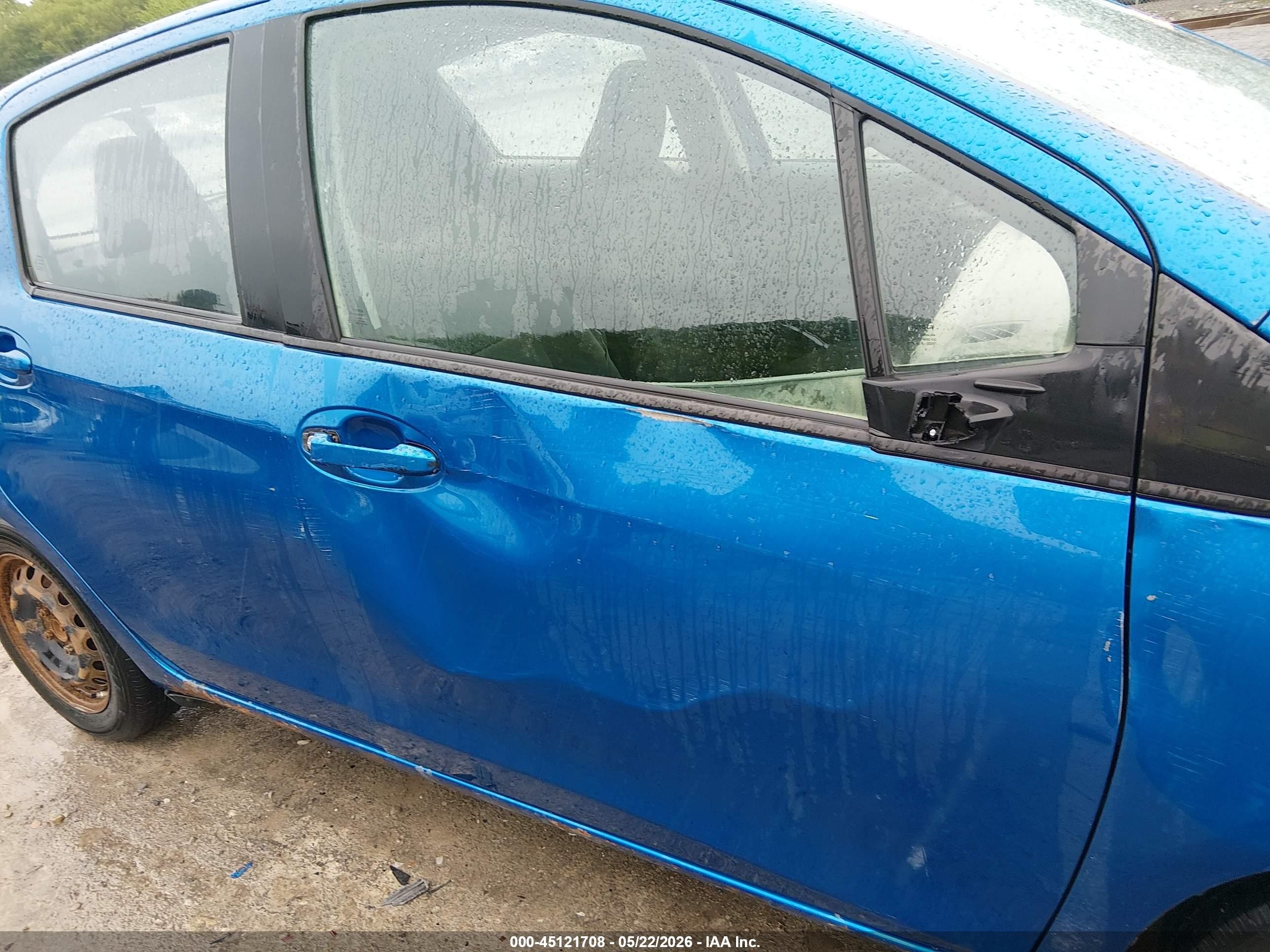 2015 Toyota Yaris L Blue vin: VNKKTUD34FA051507
