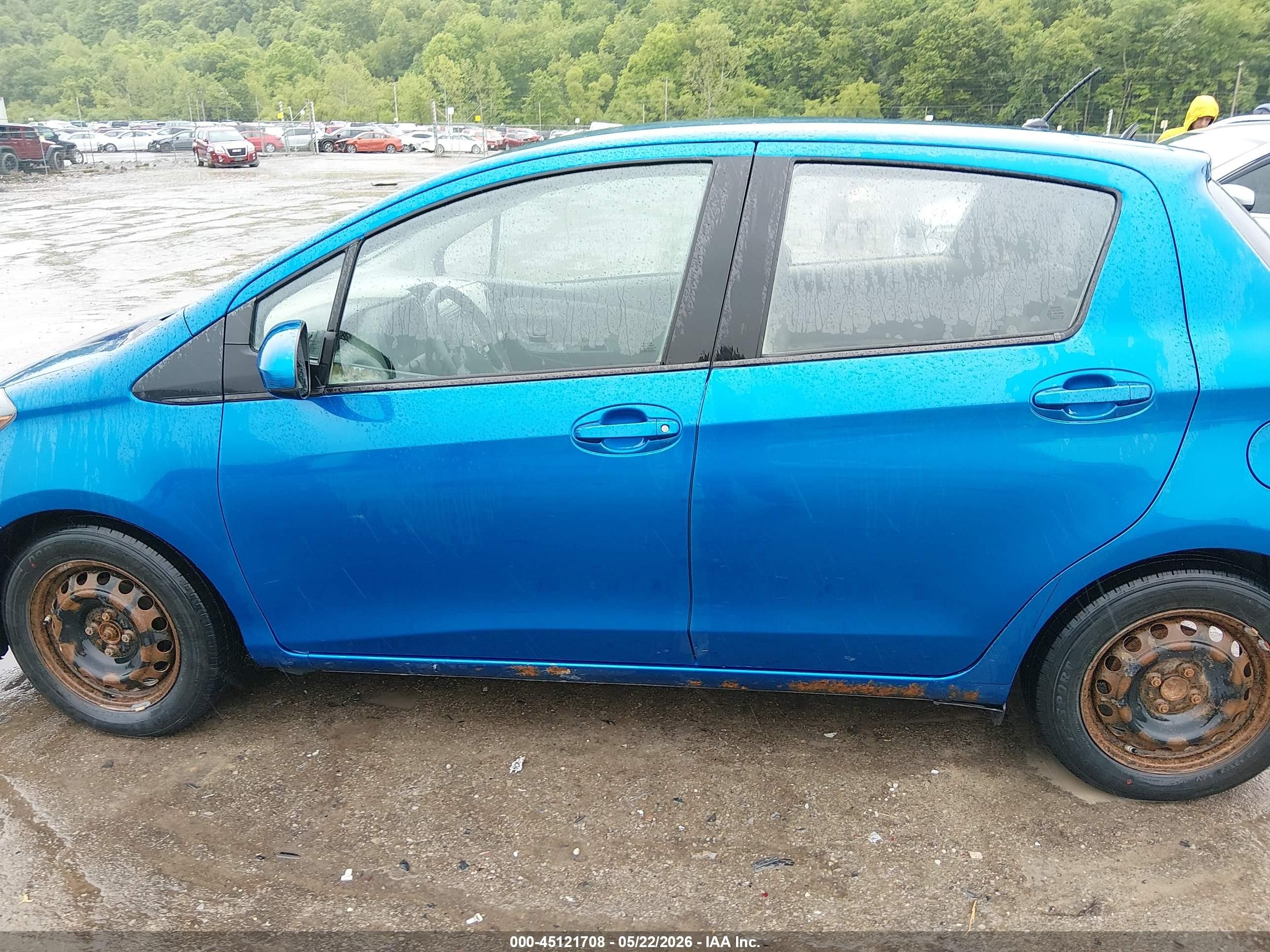 2015 Toyota Yaris L Blue vin: VNKKTUD34FA051507