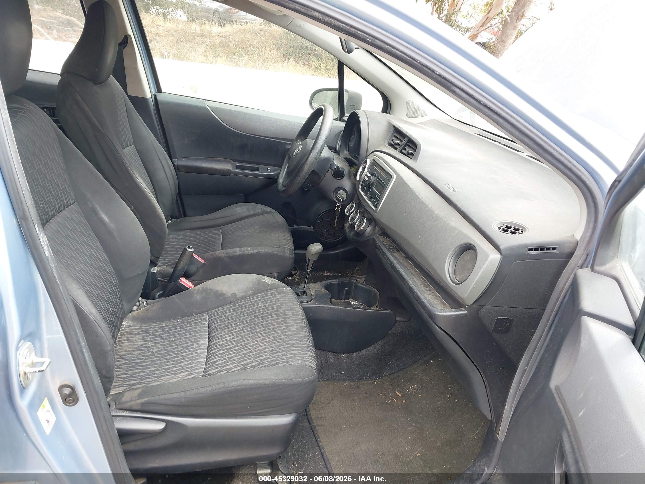 2014 Toyota Yaris L (tmmf Plant) Синий vin: VNKKTUD35EA006980