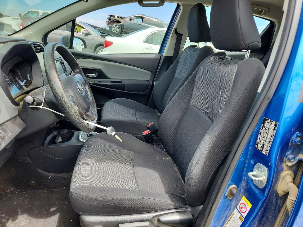 2015 Toyota Yaris 5-door Le Blue vin: VNKKTUD35FA017995