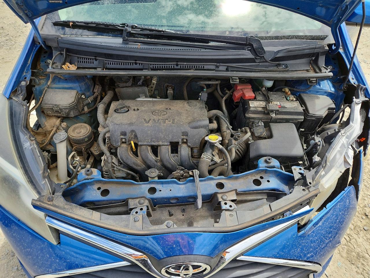 2015 Toyota Yaris 5-door Le Blue vin: VNKKTUD35FA017995