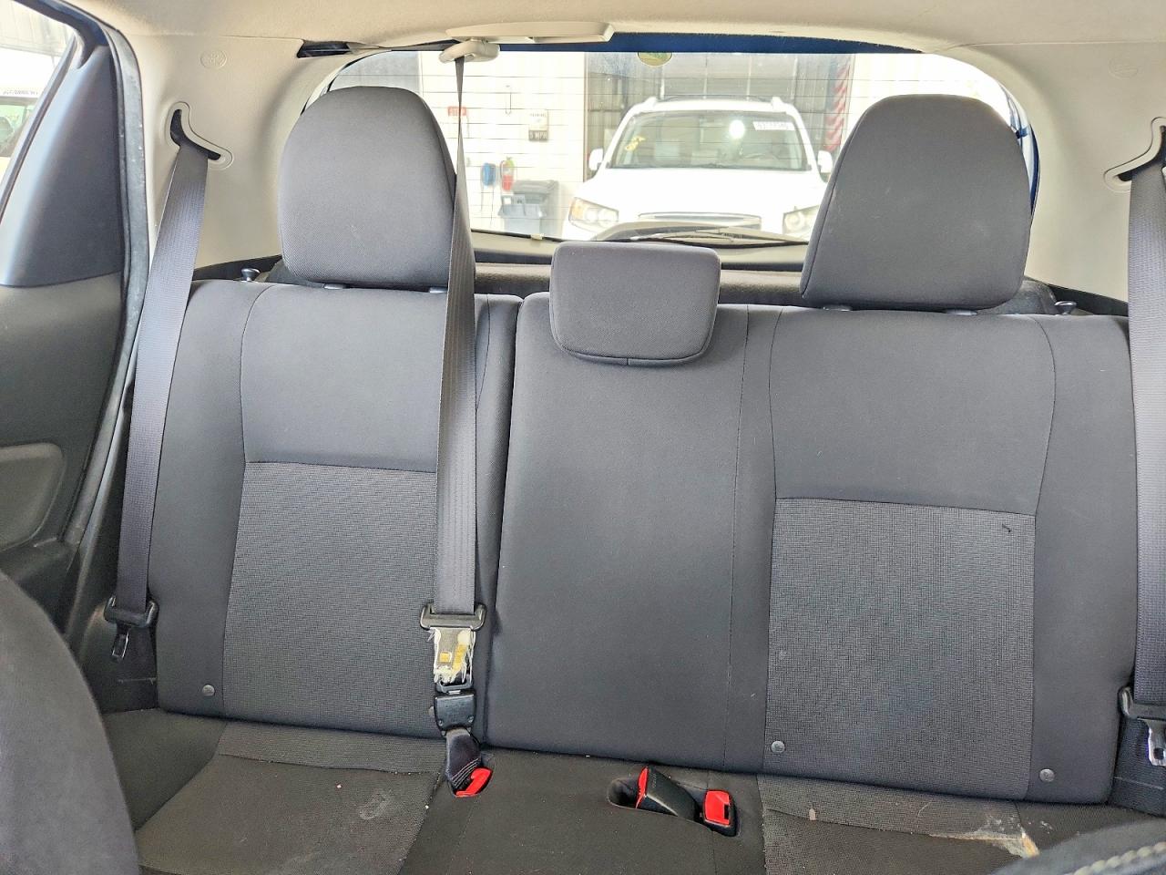 2015 Toyota Yaris 5-door Se Blue vin: VNKKTUD35FA021478
