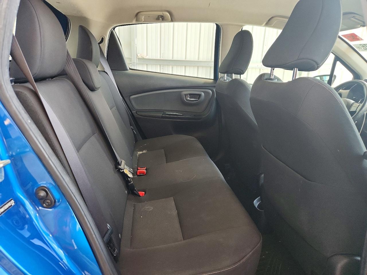 2015 Toyota Yaris 5-door Se Blue vin: VNKKTUD35FA021478
