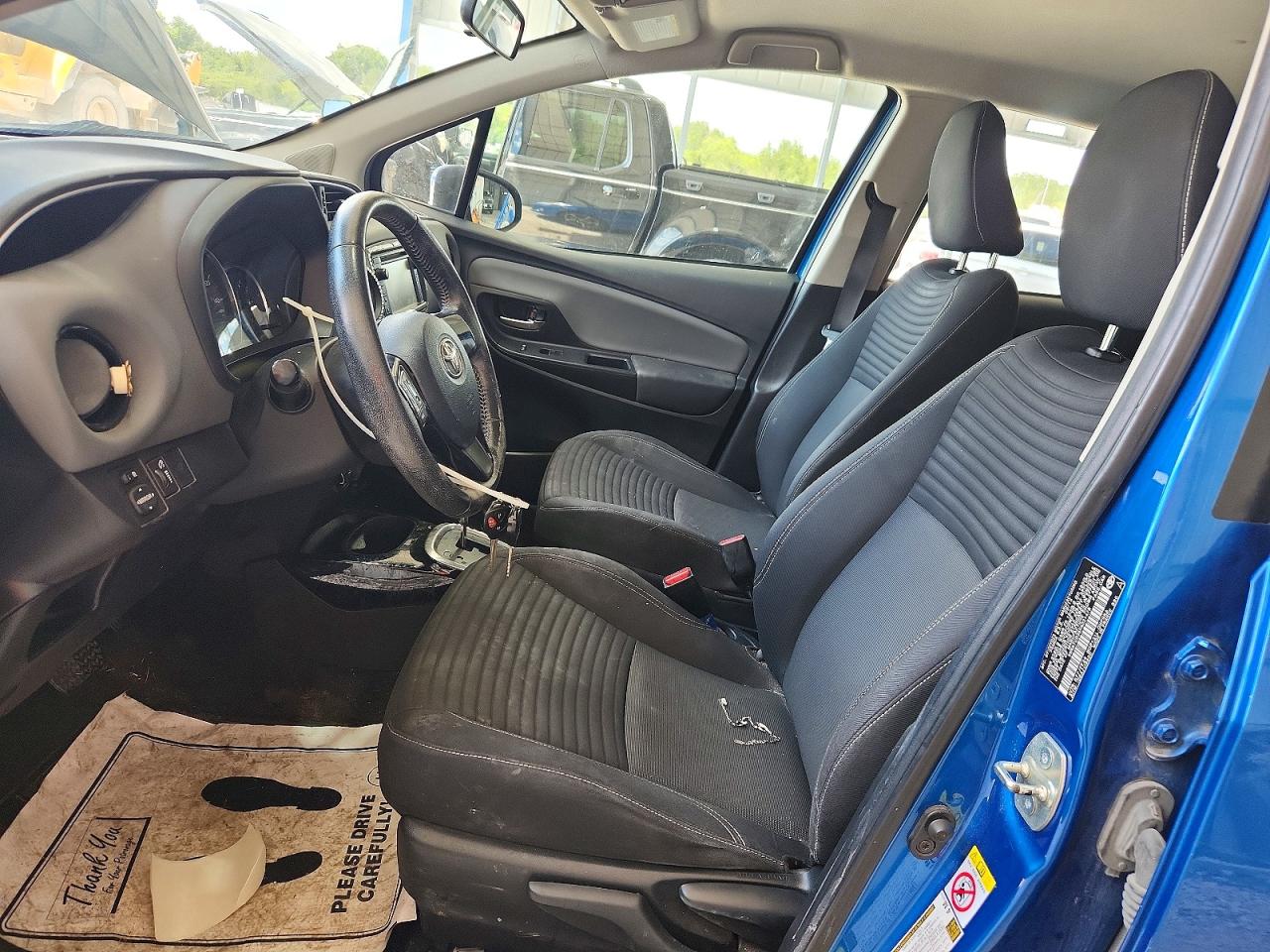 2015 Toyota Yaris 5-door Se Blue vin: VNKKTUD35FA021478