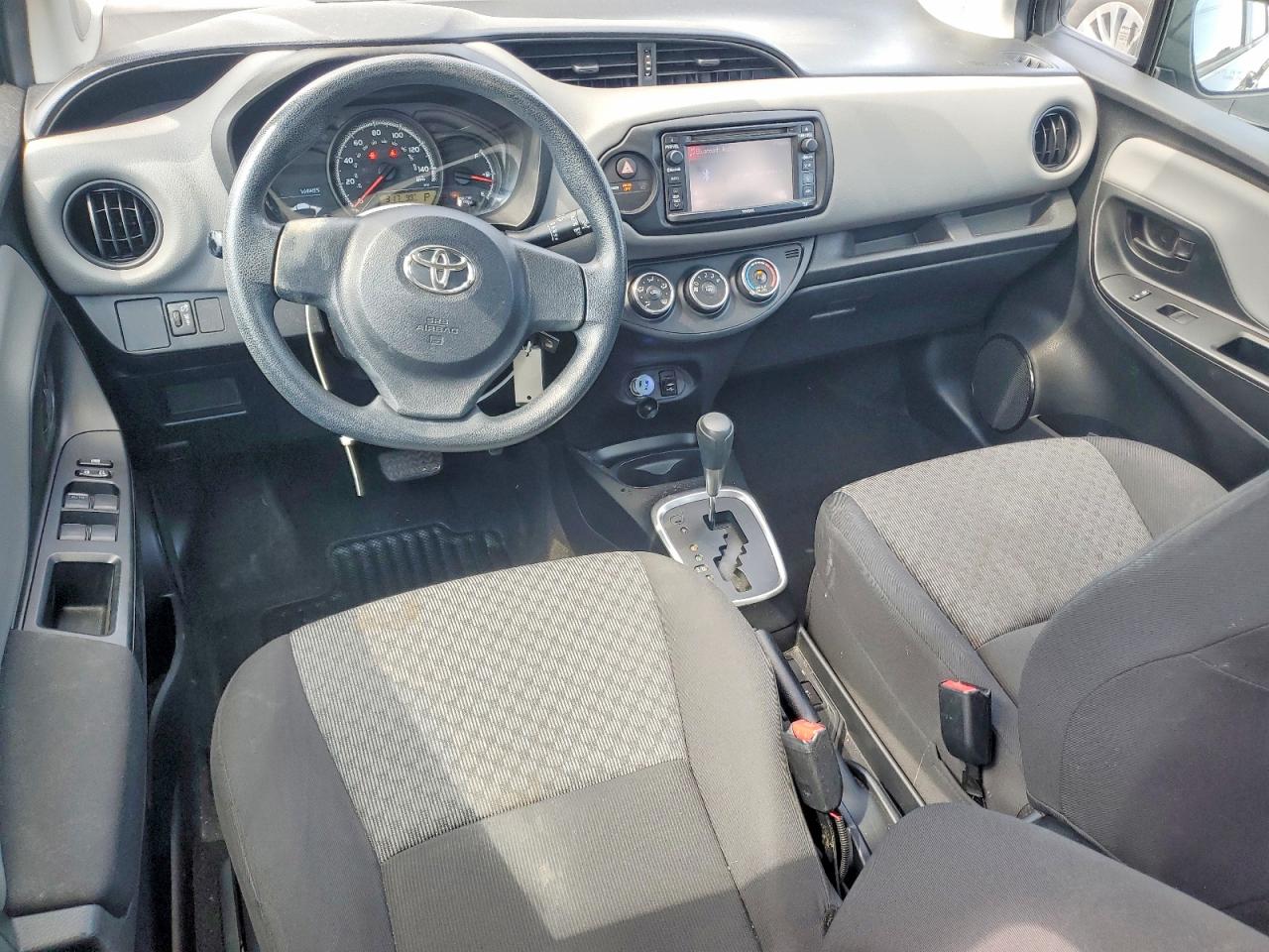 2015 Toyota Yaris 5-door L Gray vin: VNKKTUD35FA026888