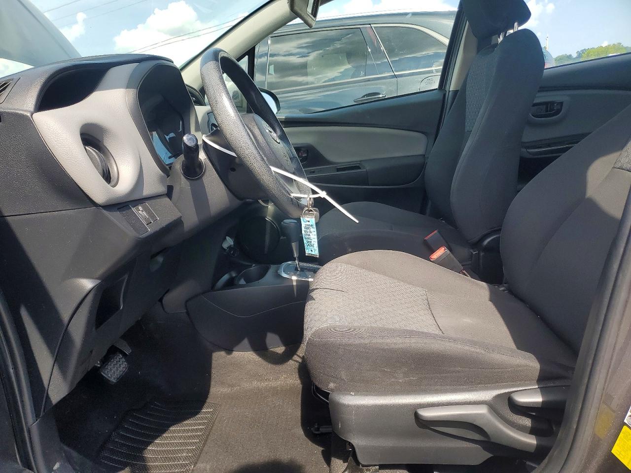 2015 Toyota Yaris 5-door L Gray vin: VNKKTUD35FA026888