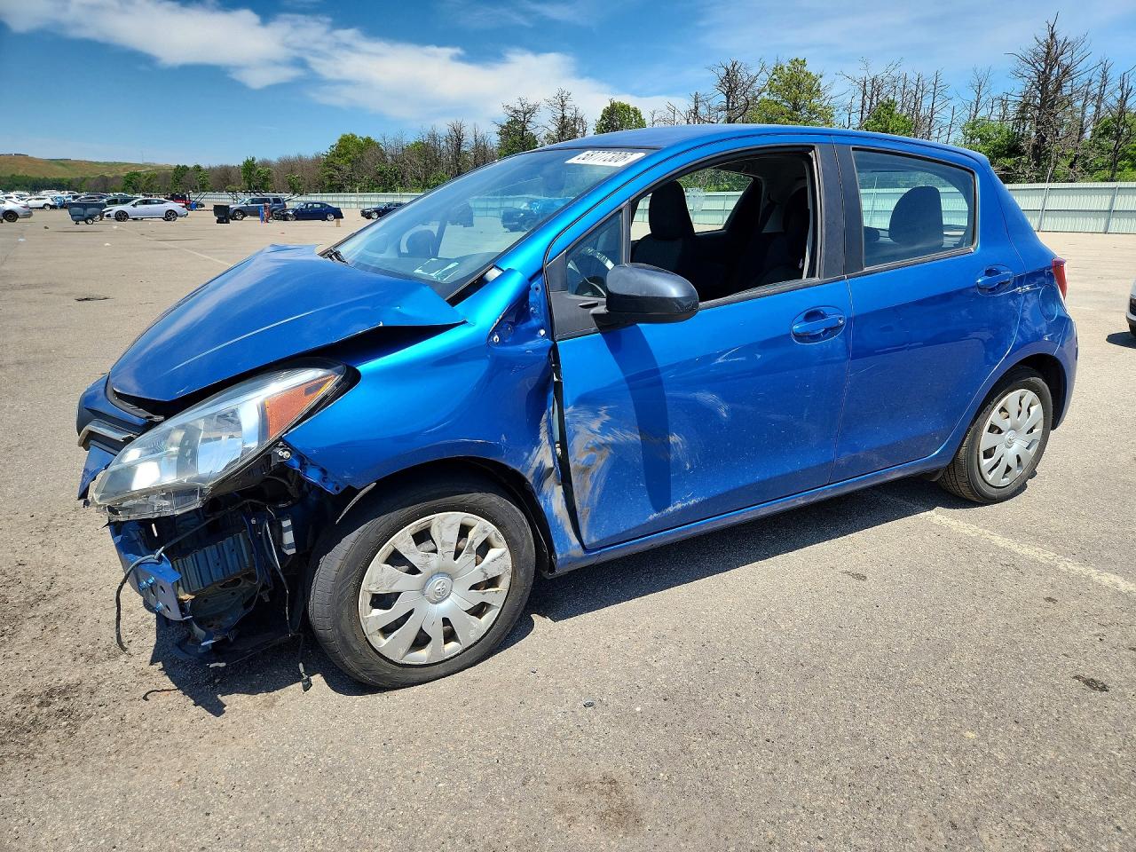 2015 Toyota Yaris 5-door L Синий vin: VNKKTUD35FA033713