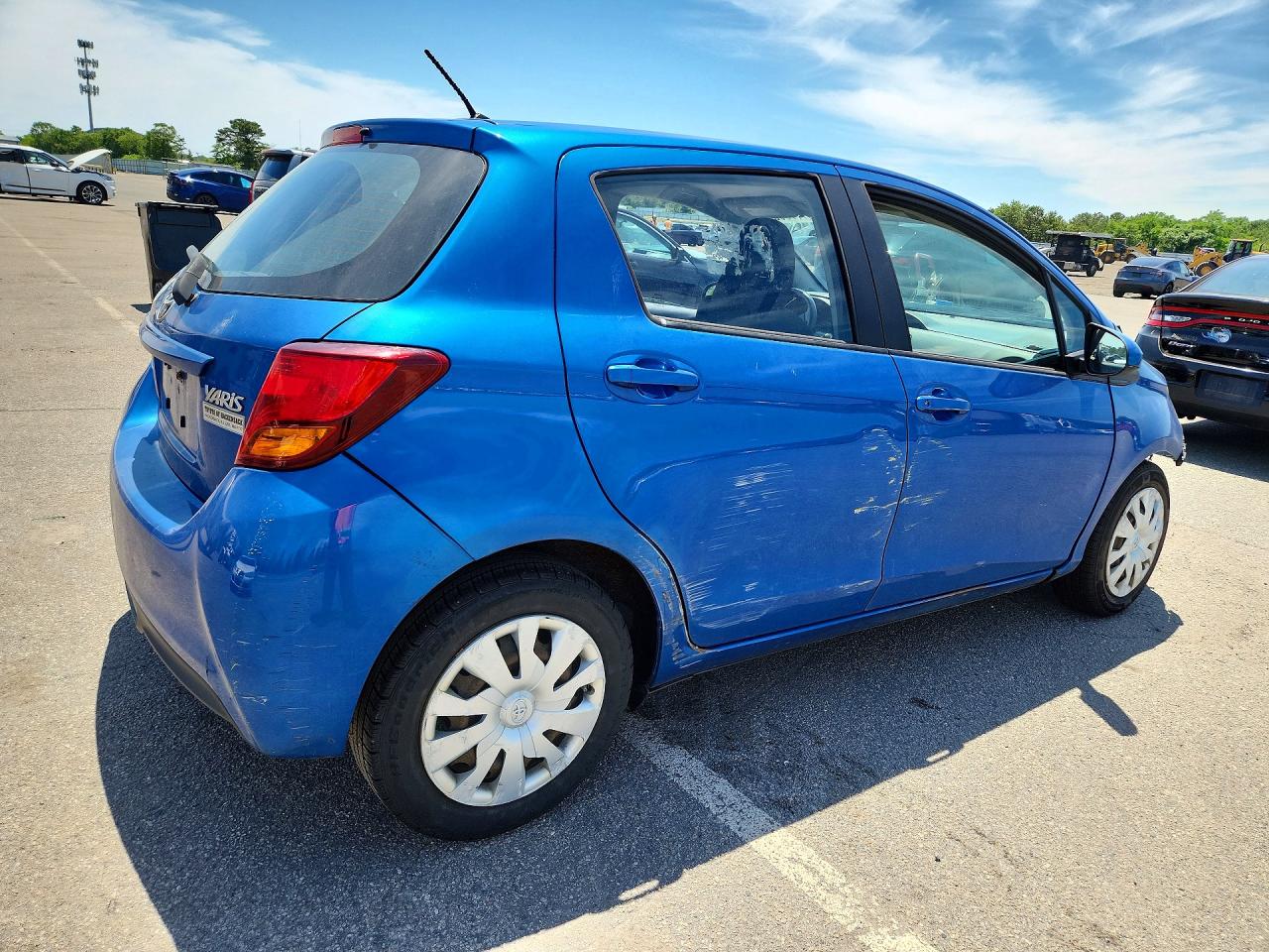 2015 Toyota Yaris 5-door L Синий vin: VNKKTUD35FA033713