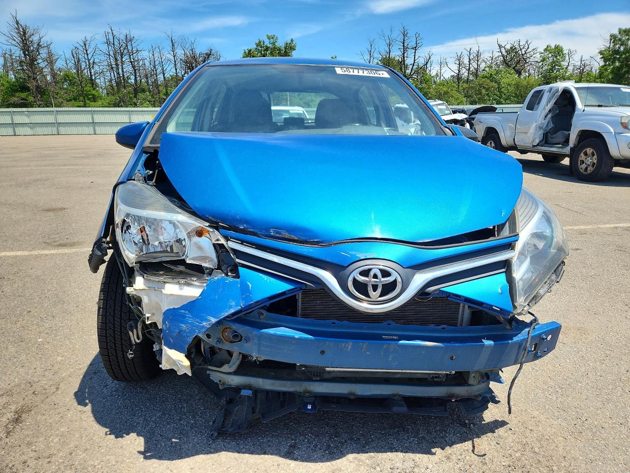 2015 Toyota Yaris 5-door L Синий vin: VNKKTUD35FA033713
