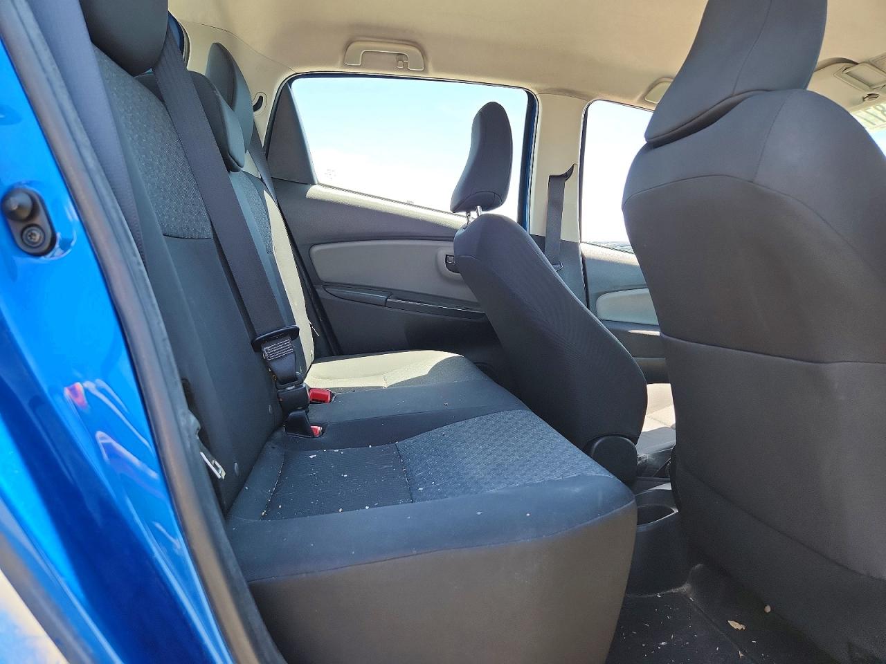 2015 Toyota Yaris 5-door L Синий vin: VNKKTUD35FA033713